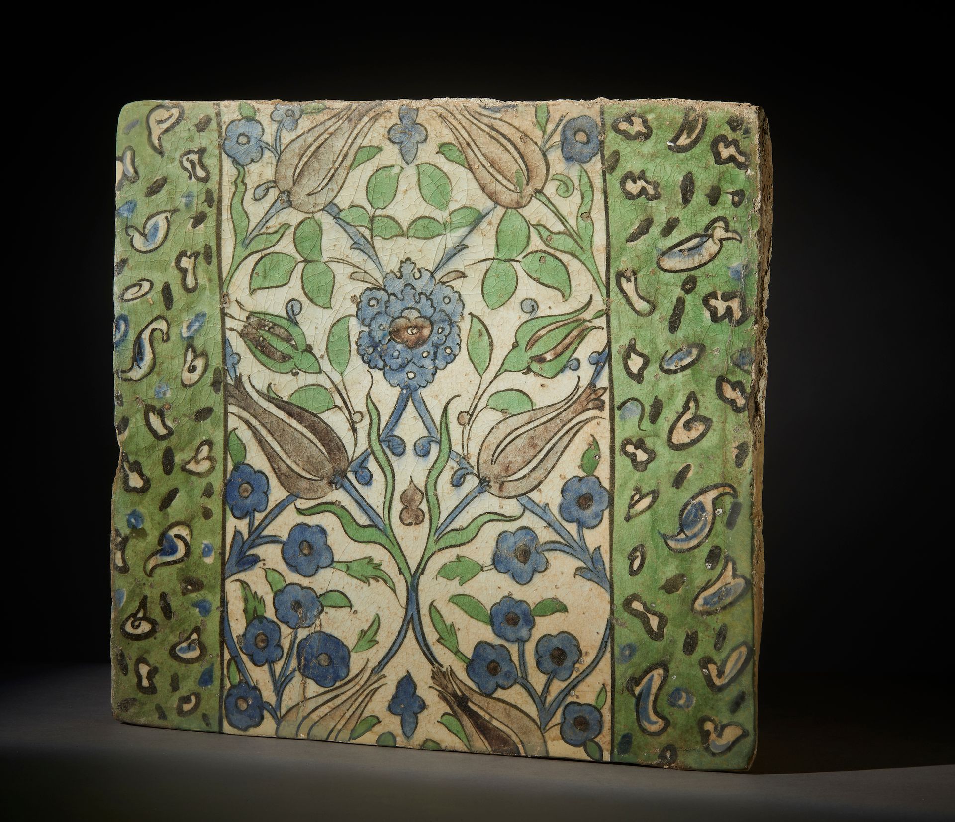 Mattonella Damasco in ceramica. Impero Ottomano, XVII secolo h. 31,5 X l. 34 cm &hellip;