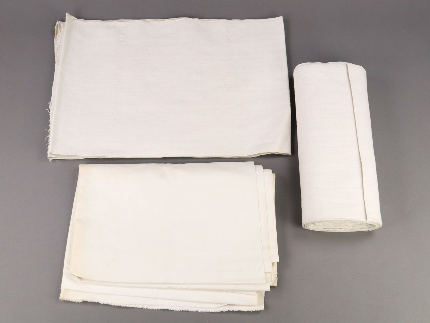 Null Tissu au mètre - lin - vers 1920, blanc, 1 rouleau, env. 74 cm de large, ro&hellip;