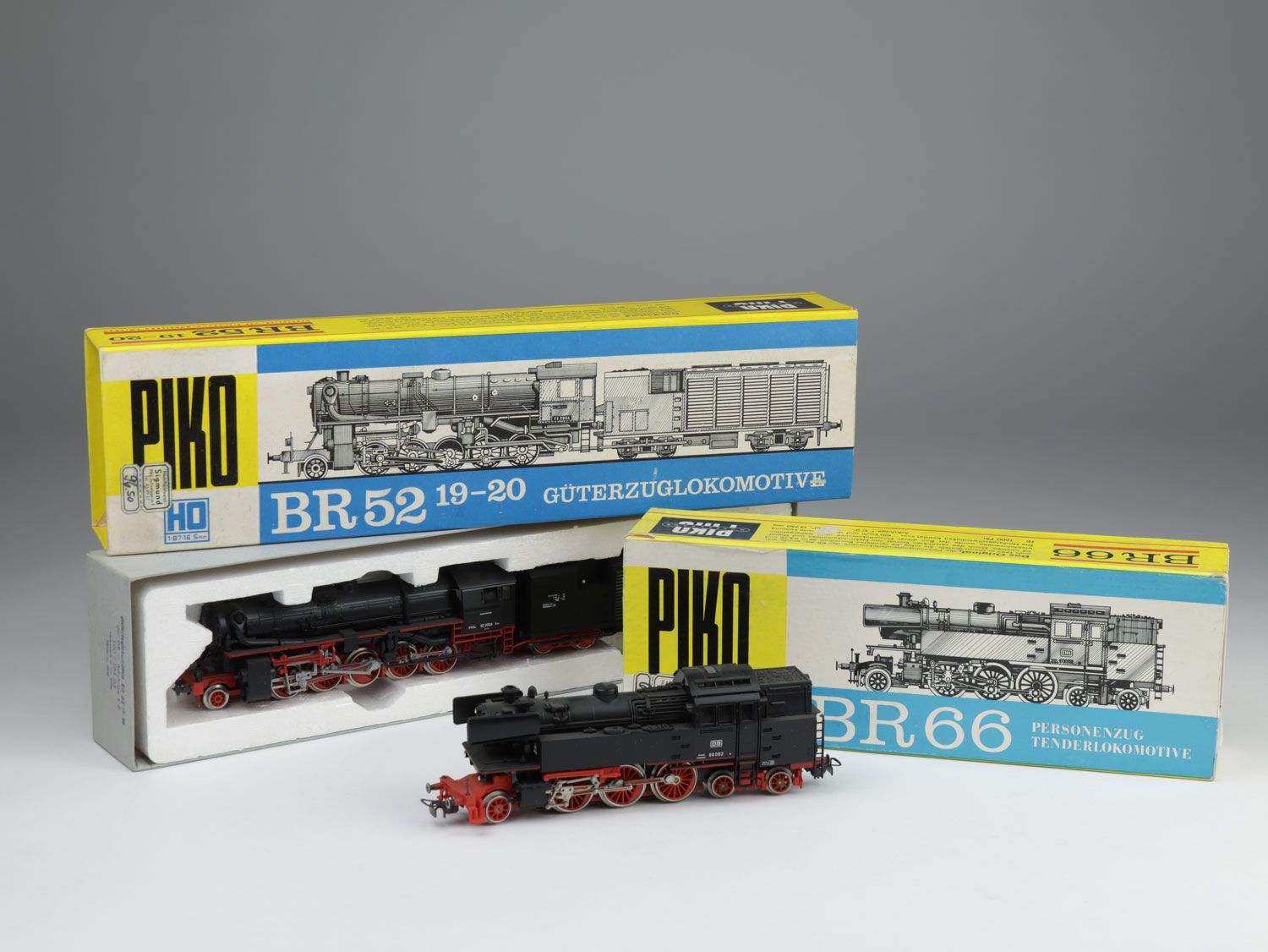 Null mixed lot Piko - 2 pieces, H0, freight locomotive BR52 19-20, model for DC &hellip;