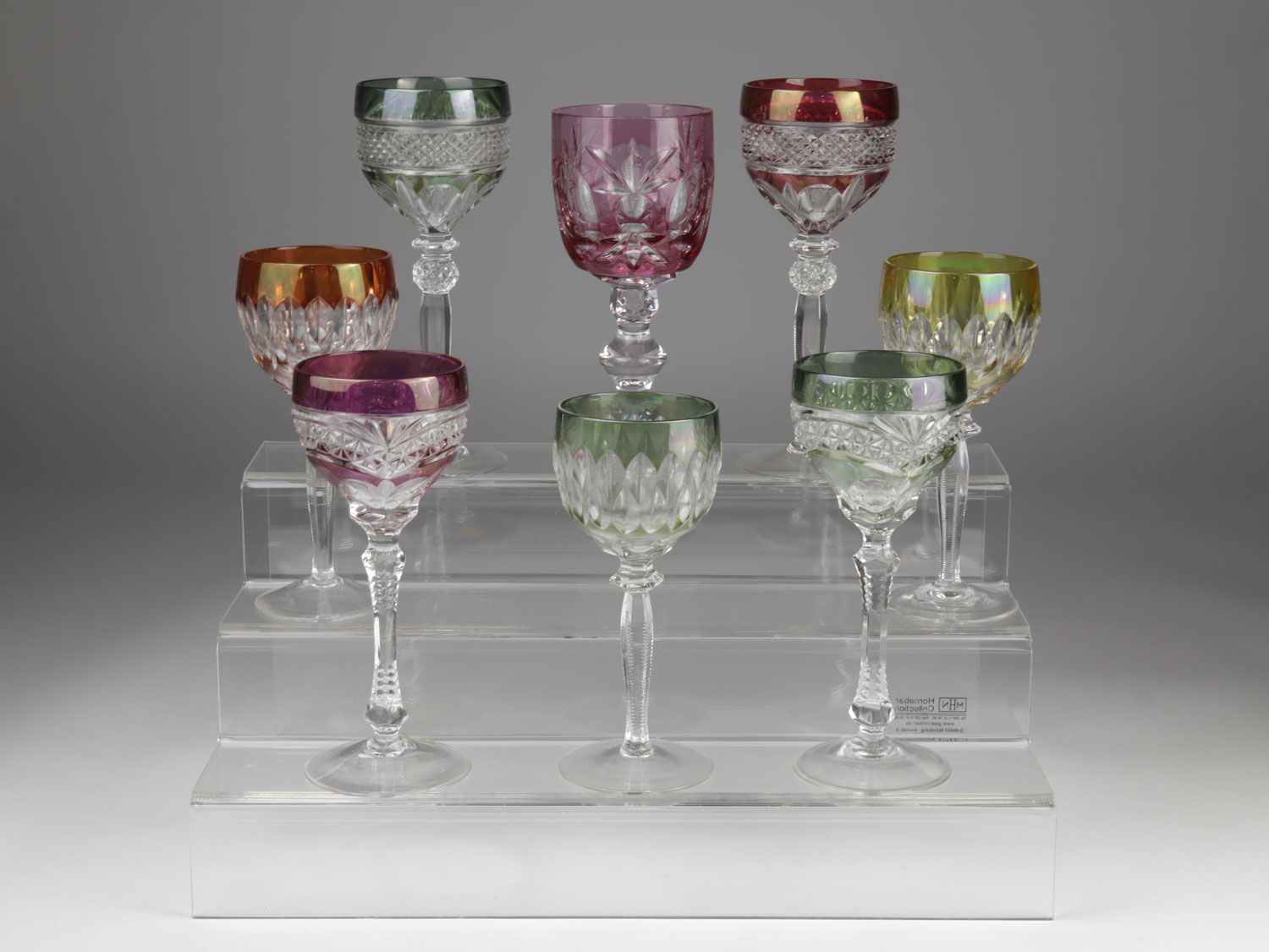 Null Lot de 7 verres à vin de formes, tailles et décors différents, en cristal i&hellip;