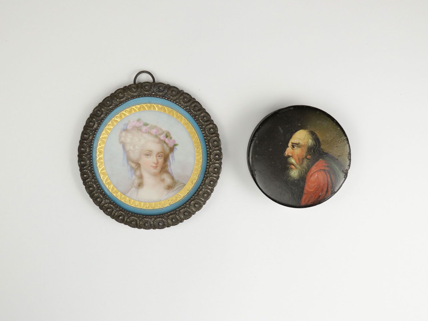 Null Miniature et boîte en laque - 19e/20e s., porcelaine, portrait en buste d'u&hellip;