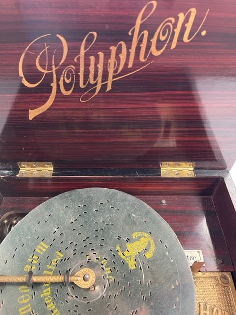 Antique Très ancienne boîte à musique Polyphon authentique, en parfait état de f&hellip;