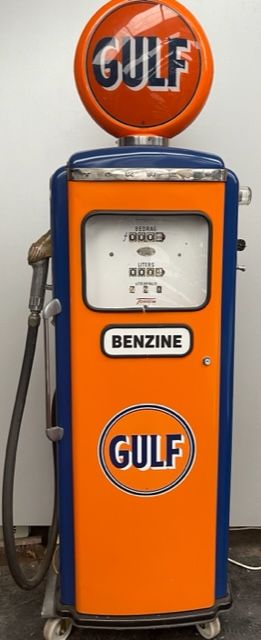 Antique Pompe à essence Gulf authentique restauré avec globe. Location région Al&hellip;