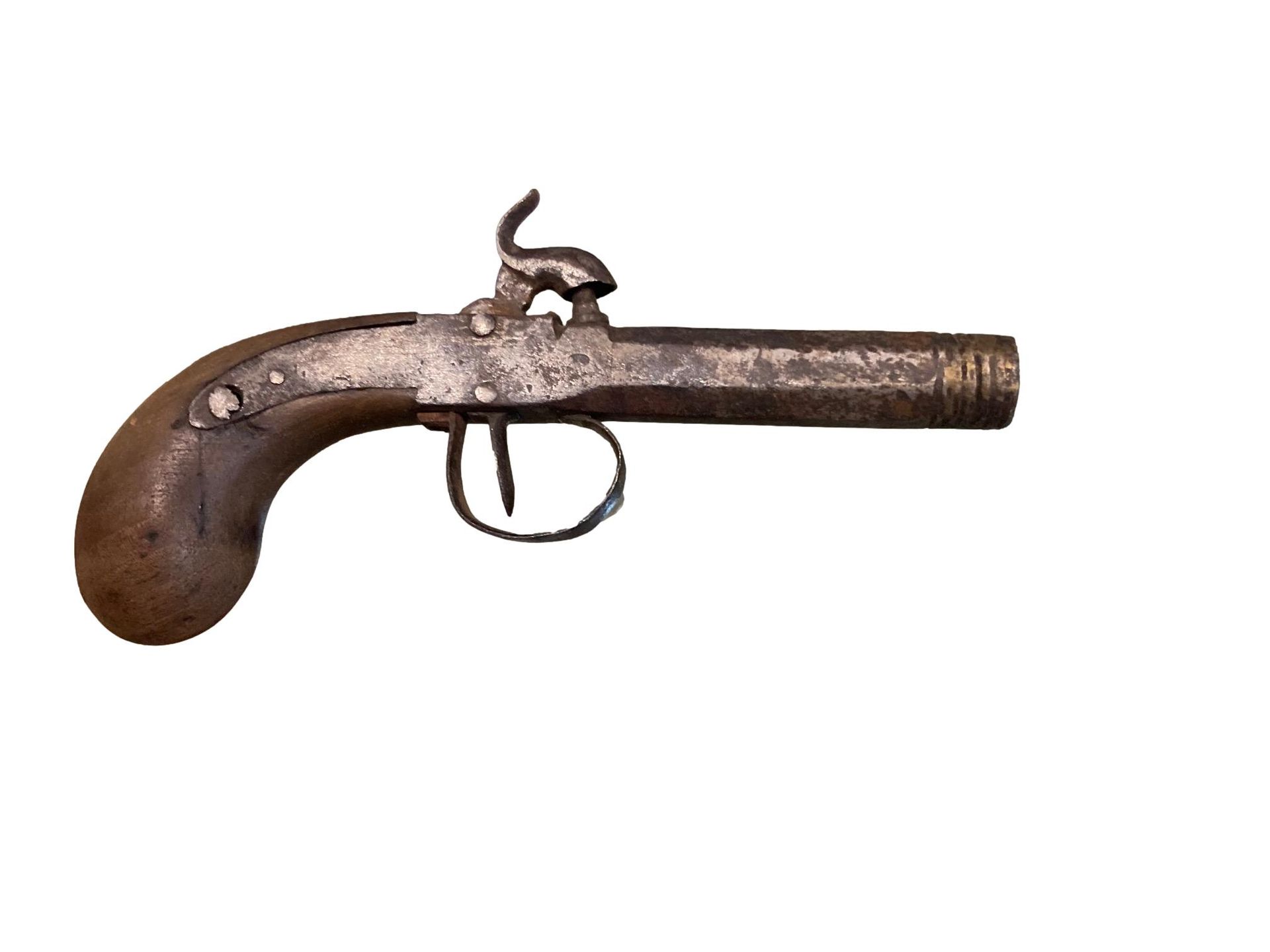 Null Pistola d'arçon del periodo Luis XIV.
Cerradura de pedernal con cuerpo plan&hellip;