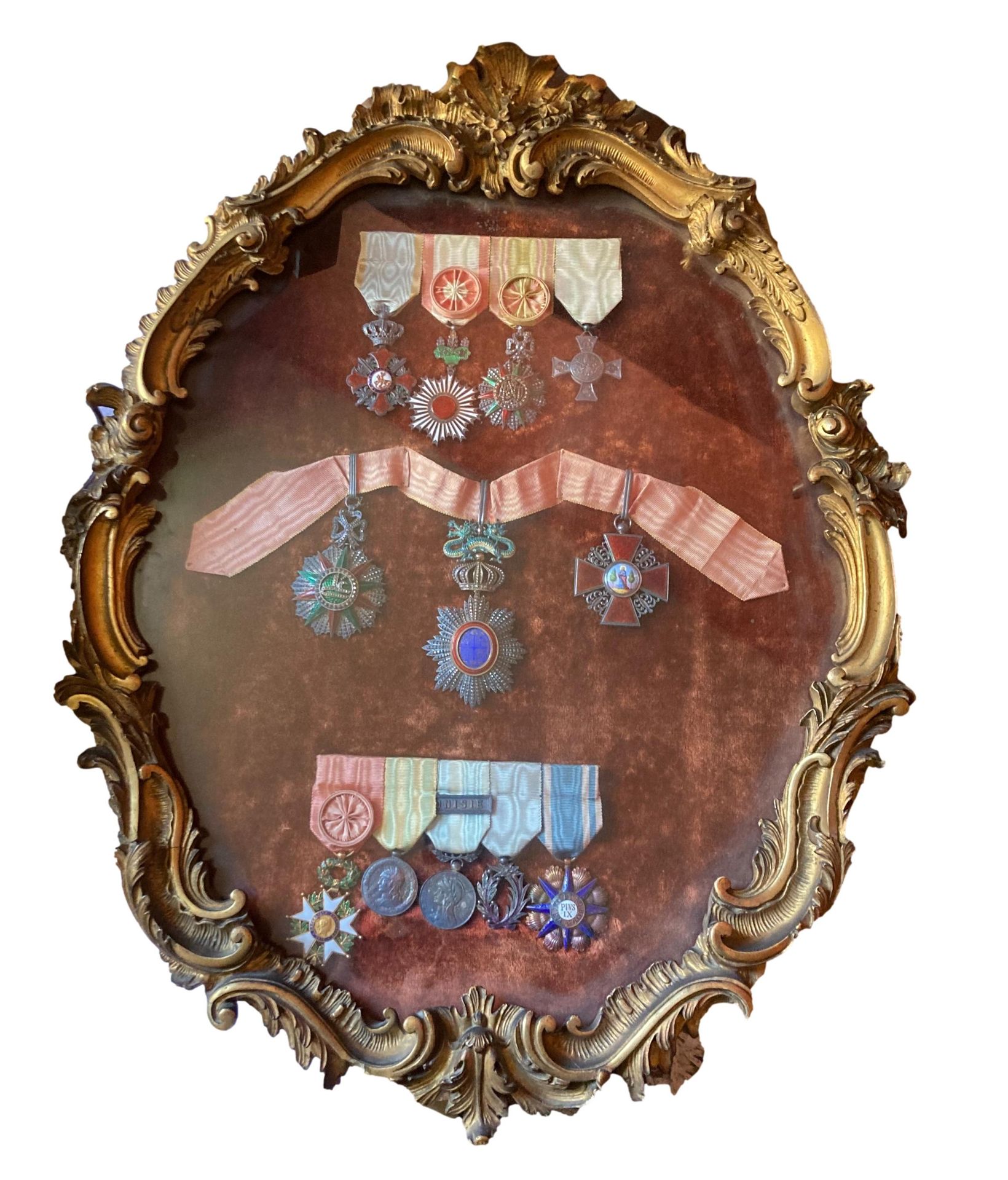 Null 授予阿尔芒-埃切曼中校（1843-1917）的一套奖章，其中包括：
-法国
荣誉军团勋章 
第三共和国时期的军官之星。1870.1889年获颁
镀金金&hellip;