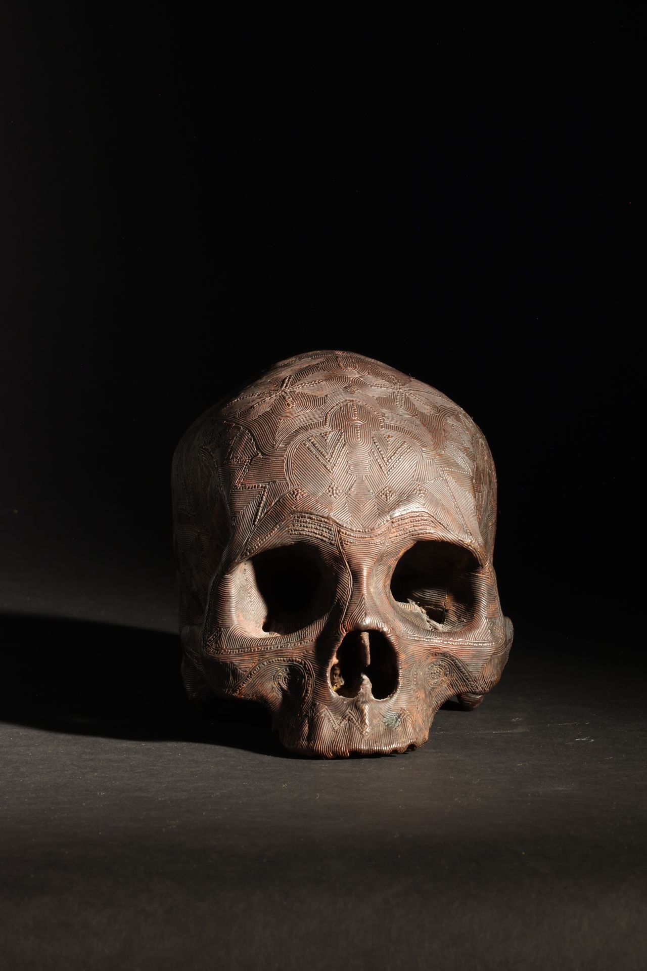German (?) 17th Century (?), Cast Iron Skull With Intense Decoration Allemand ( &hellip;