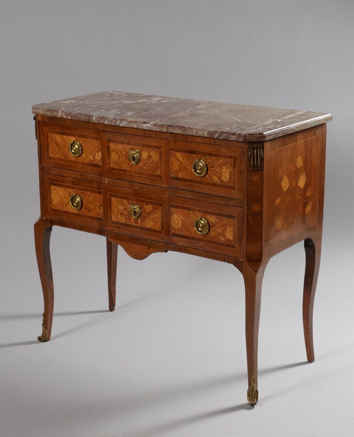 Null Veneer chest of drawers with two drawers decorated with marquetry of flower&hellip;