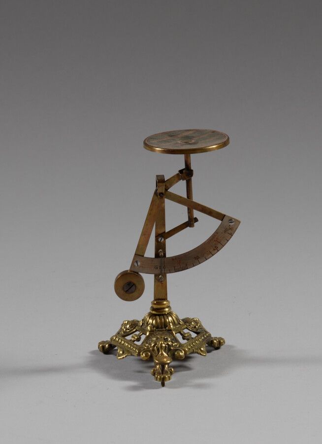 Null Brass letter scale.

End of the XIXth century

Height 16 cm