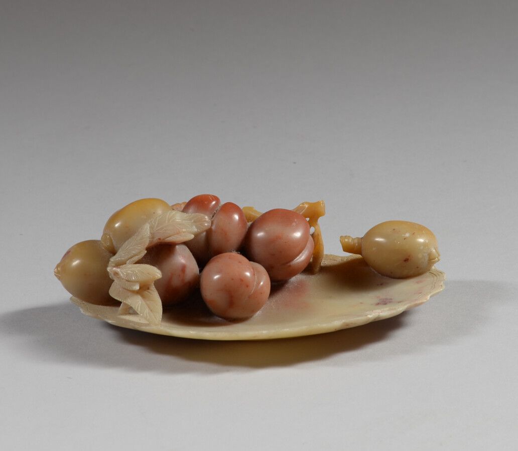 Null CHINE

Sujet en pierre dure en forme de coquillage décoré de fruits.

Long.&hellip;