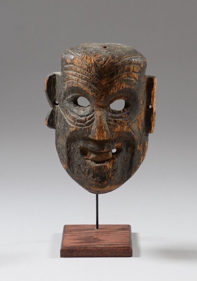 Null BHOUTAN.

Important et très ancien masque de grotesque, à la forte expressi&hellip;