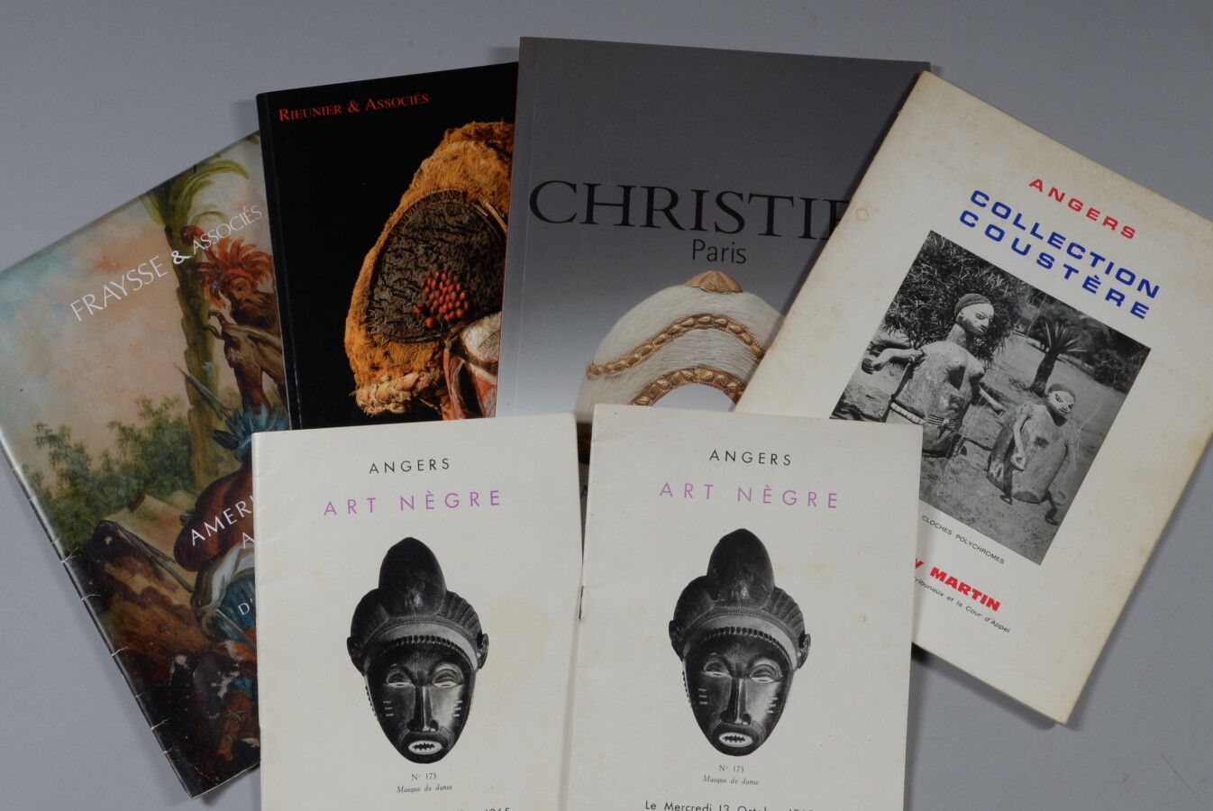 Null Lot de catalogues dont le rare catalogue

- Christie's de la vente de la co&hellip;