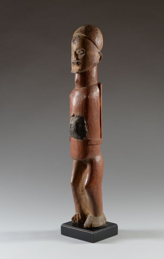 Null TEKE, Democratic Republic of Congo.

Hard wood, red ochre pigment, magical &hellip;