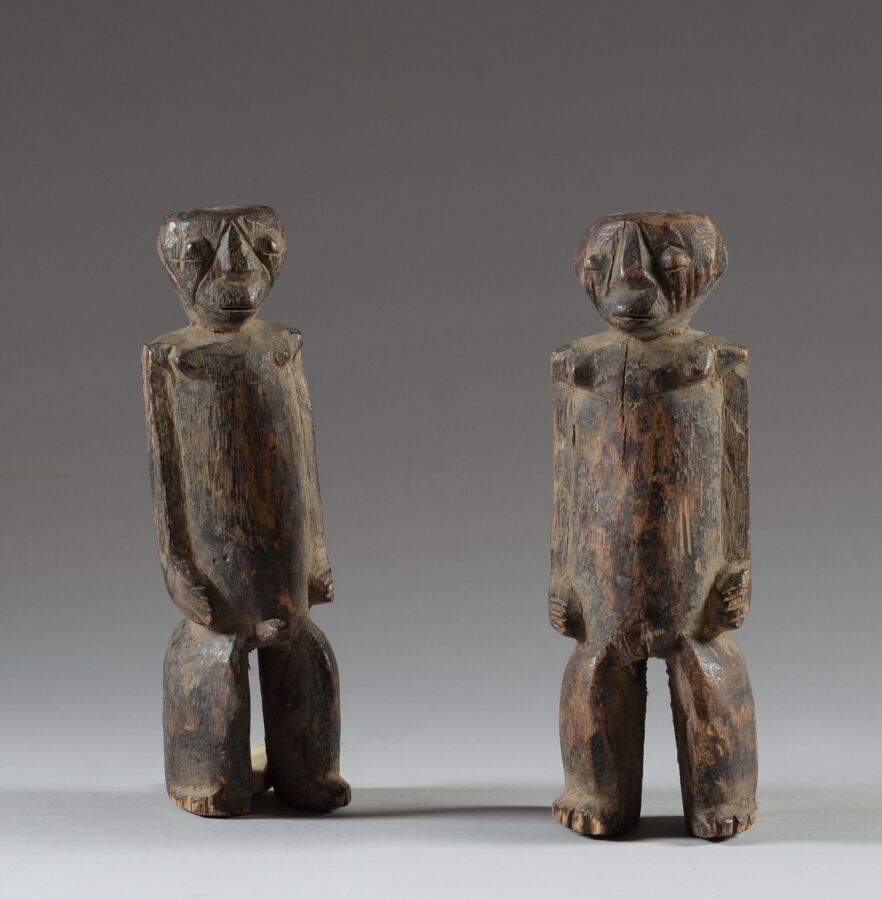 Null Couple of statuettes, LOSSO, Togo.

Hardwood, patina of use.

Wood. 21 cm.