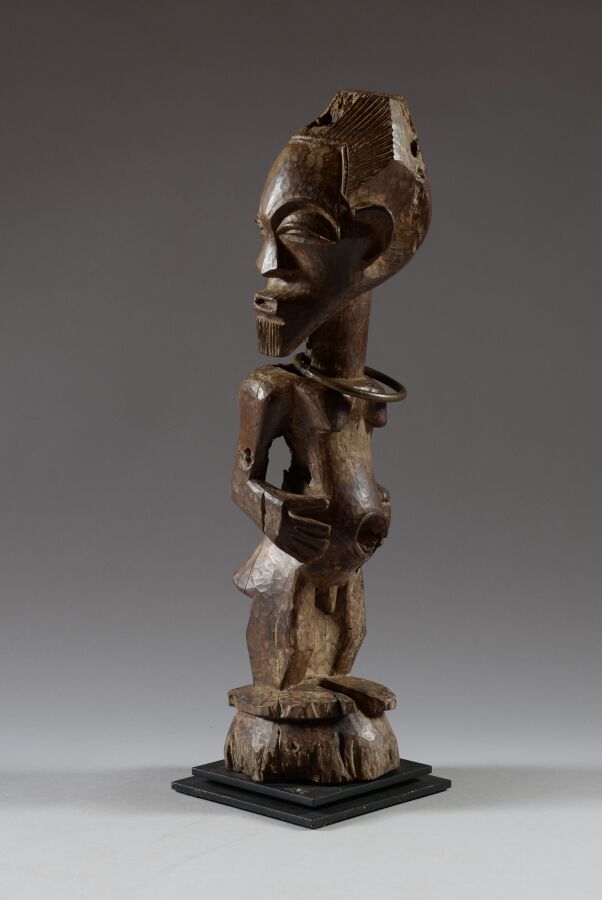 Null SONGYE, Democratic Republic of Congo.

Carved hardwood with a strong patina&hellip;