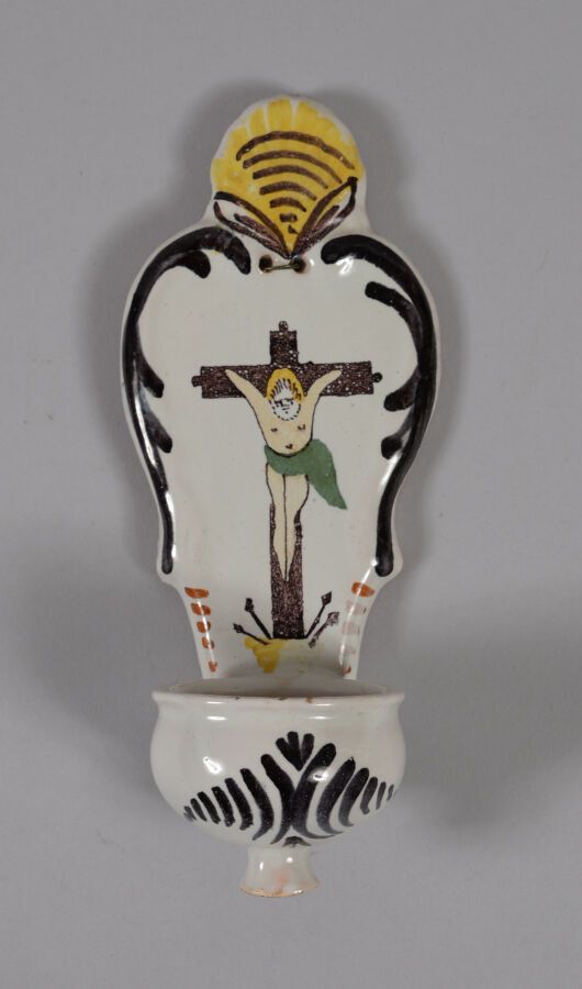 Null ǞǞǞ
多色陶罐，装饰着十字架上的基督。
18世纪末和19世纪初
高22.5厘米
BE