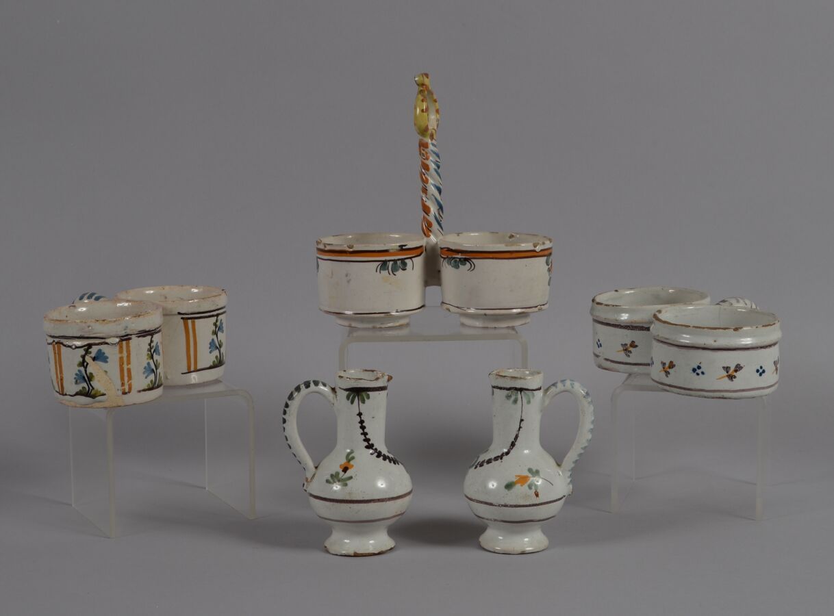 Null NEVERS
Lot including :
- a polychrome earthenware oil and vinegar cruet. He&hellip;