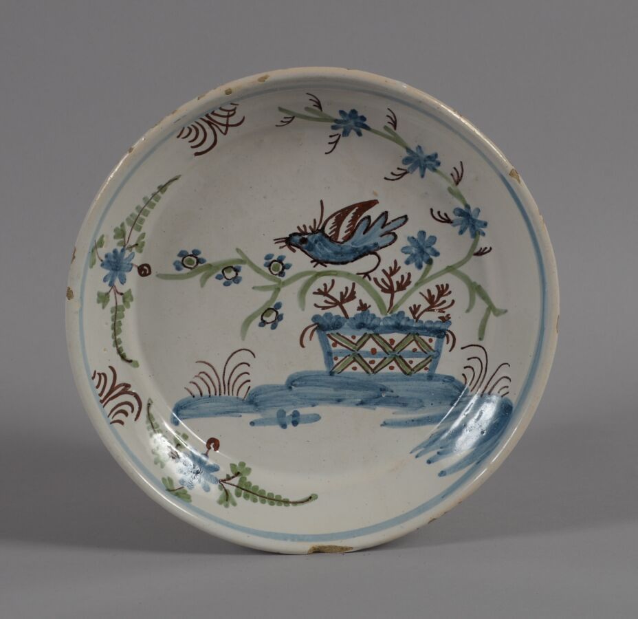 Null LA ROCHELLE
Plate with contours in polychrome earthenware decorated with a &hellip;