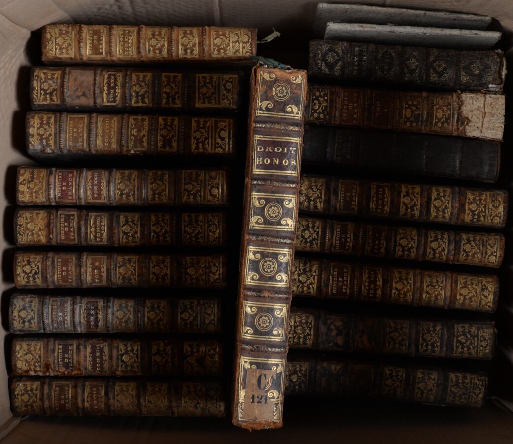 Null [RELIURES XVIIIe s.] Ensemble de 18 volumes en reliure d'époque. XVIIIe s. &hellip;