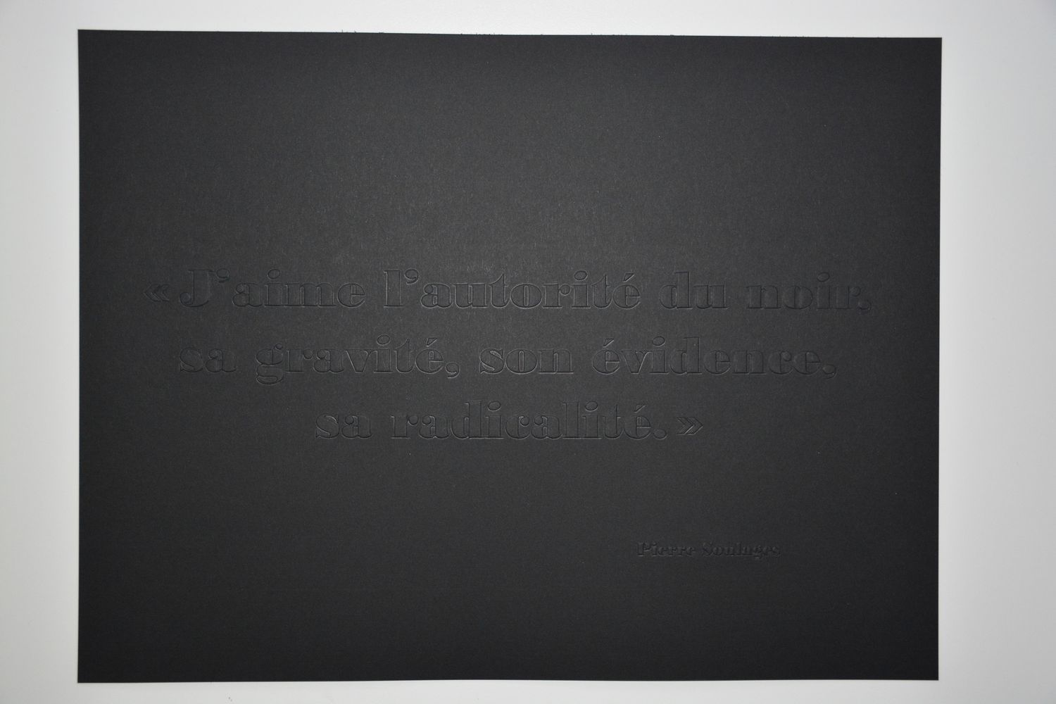 Pierre Soulages PIERRE SOULAGES (d'après) 

 Noir 
Affiche sur papier épais
 En &hellip;