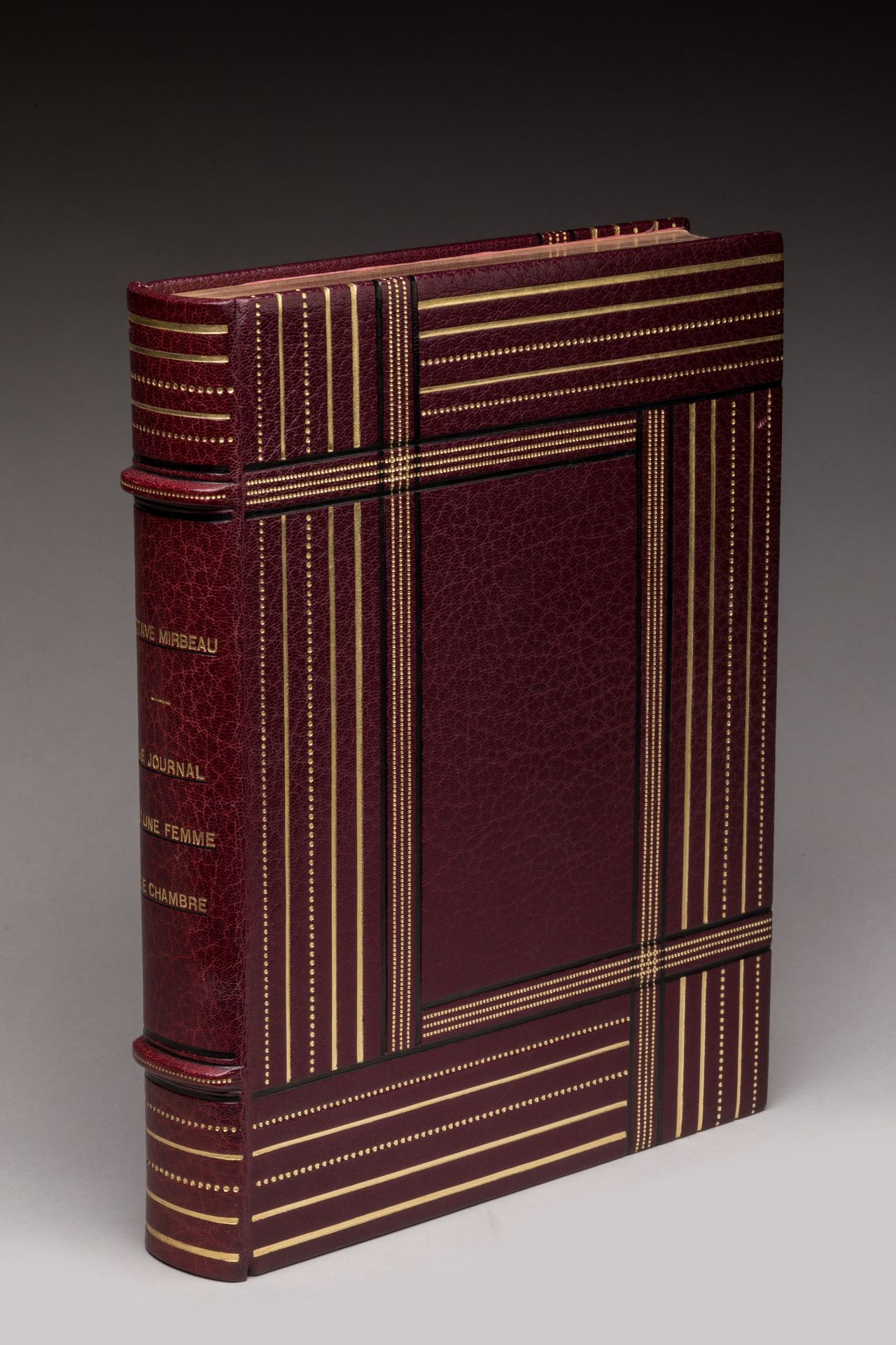 Null 
MIRBEAU, Octave 


一个女仆的日记。Lobel-Riche的蚀刻作品 


巴黎，Javal et Bourdeaux。1926 &hellip;