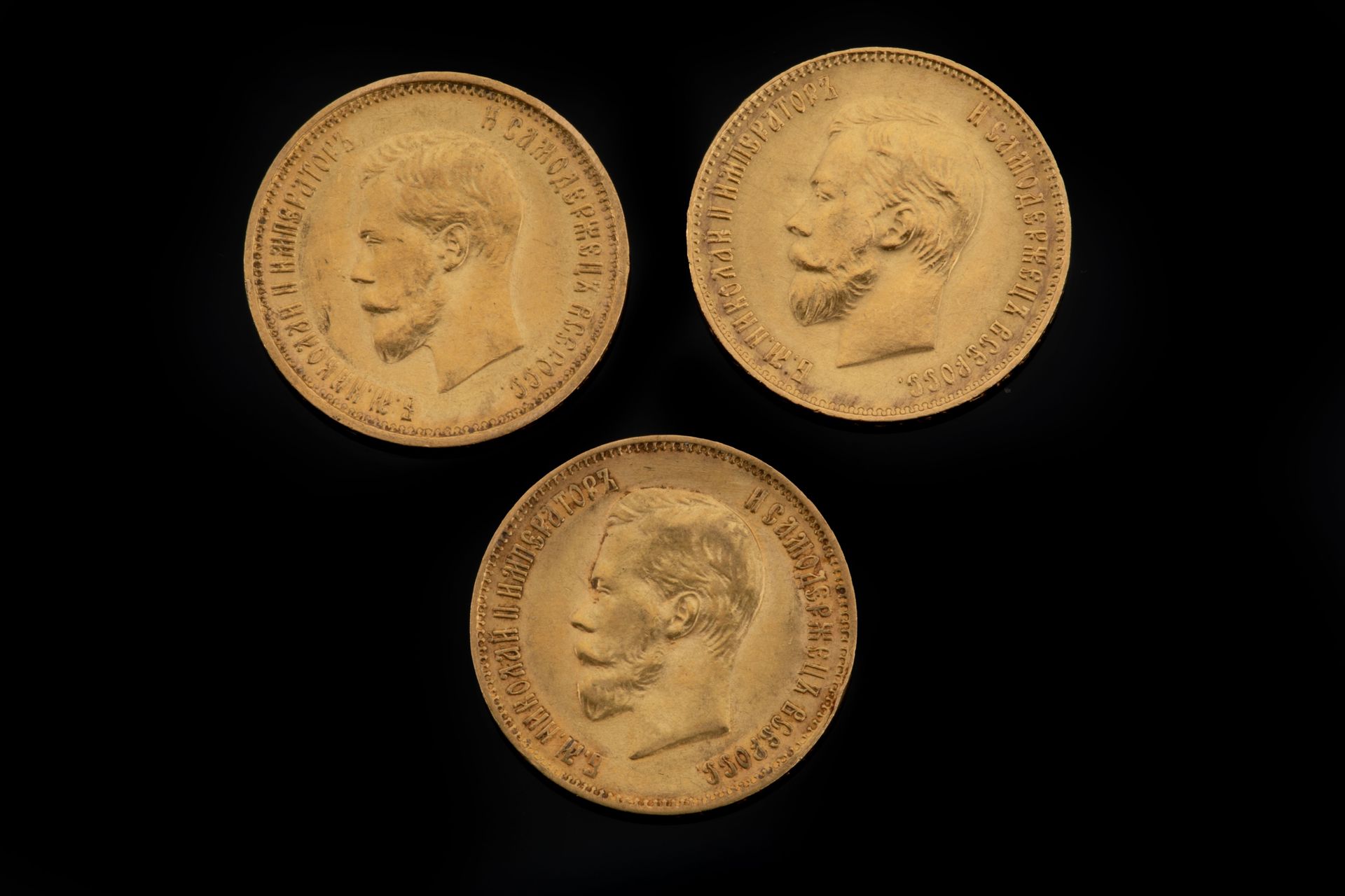 Null 
俄罗斯，3 x 10金卢布，尼古拉二世，1899，1899和1911。TTB/SUP



指定出售的硬币，并存放在银行。
