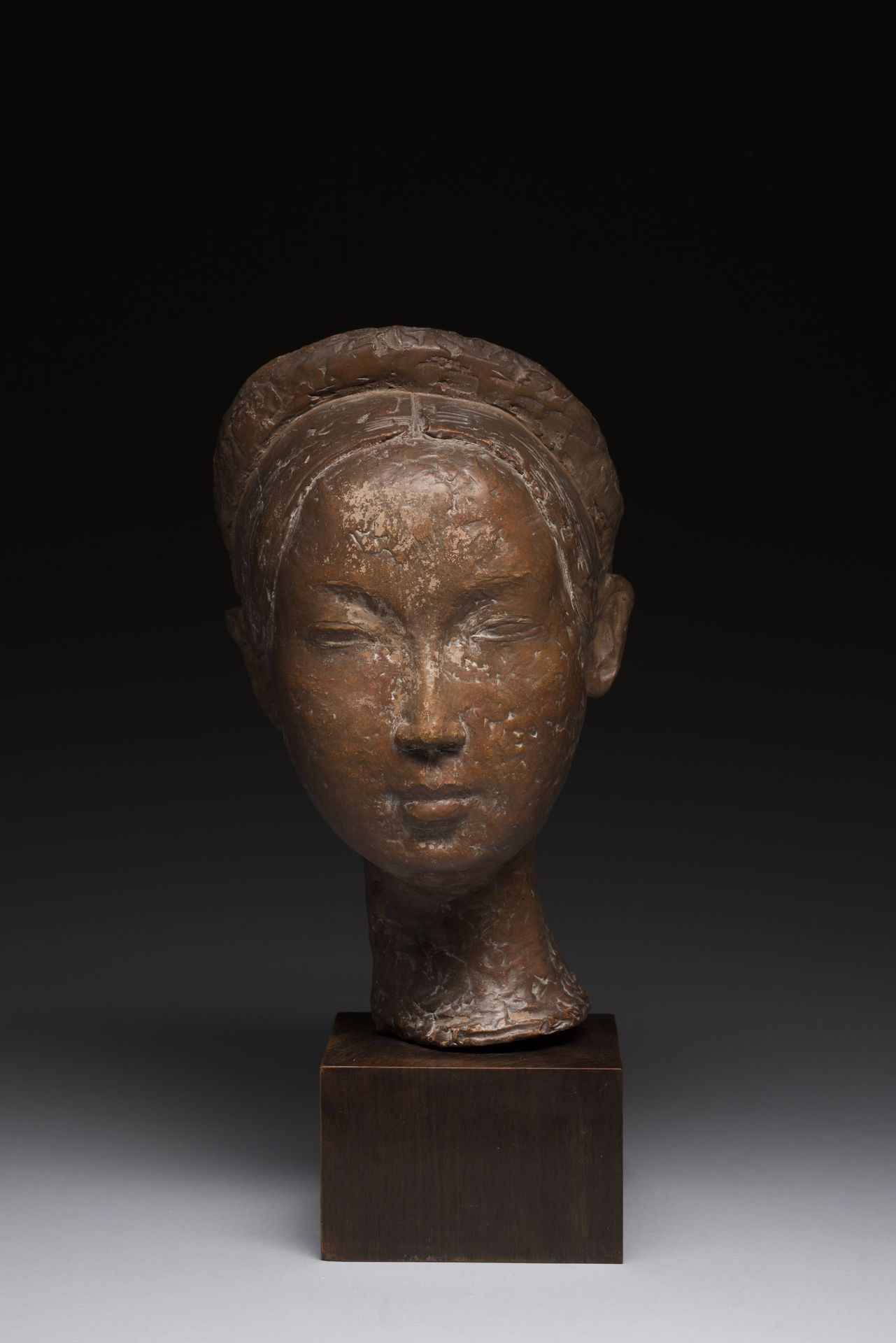 Null VU Cao Dam (1908-2000). 
Portrait of a young woman.
Terracotta, signed and &hellip;