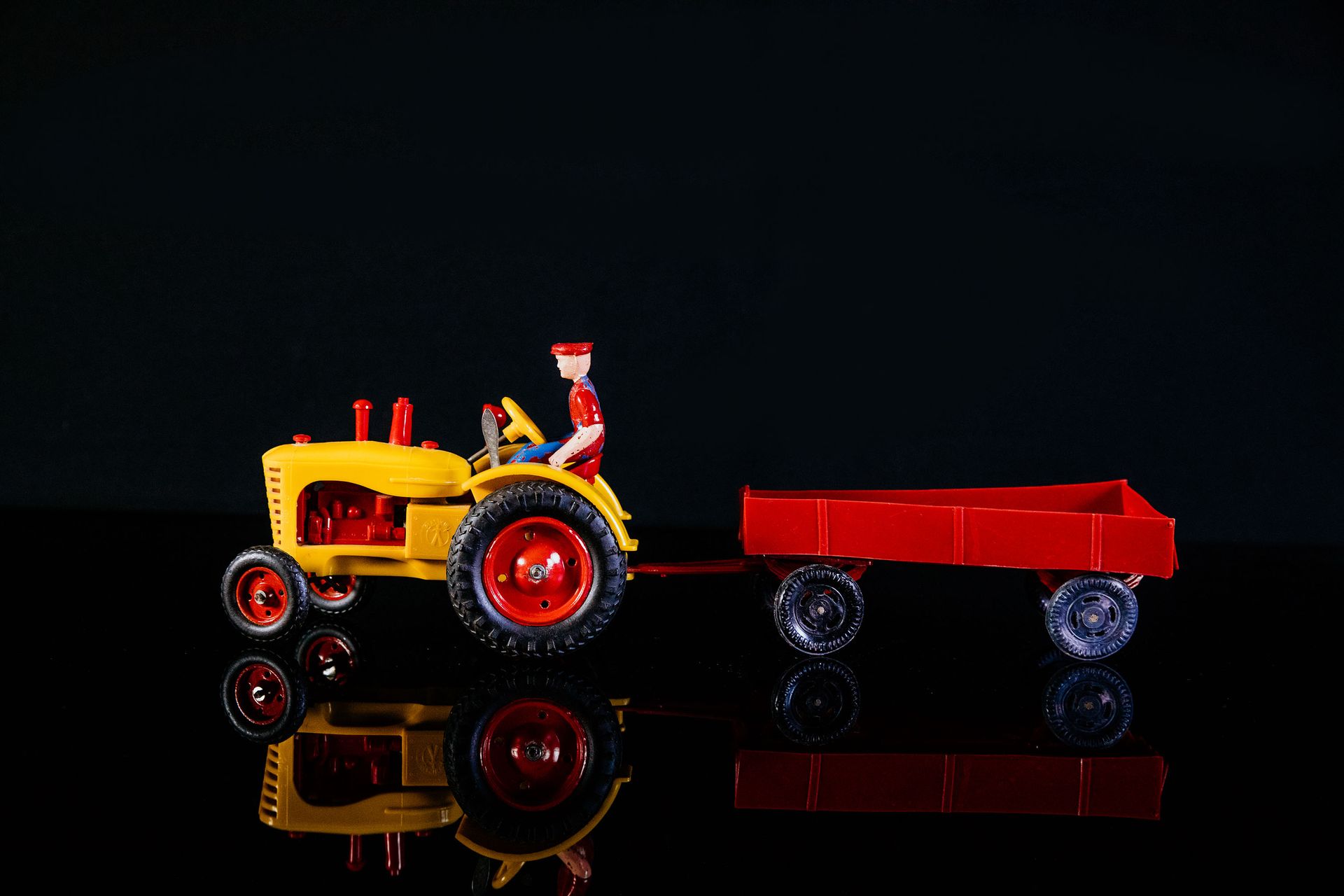 Plasticum Traktor mit Hänger | Jouets Anciens 状态 (3) - 锡制玩具，发条驱动，功能测试，黄红色，50年代，德&hellip;