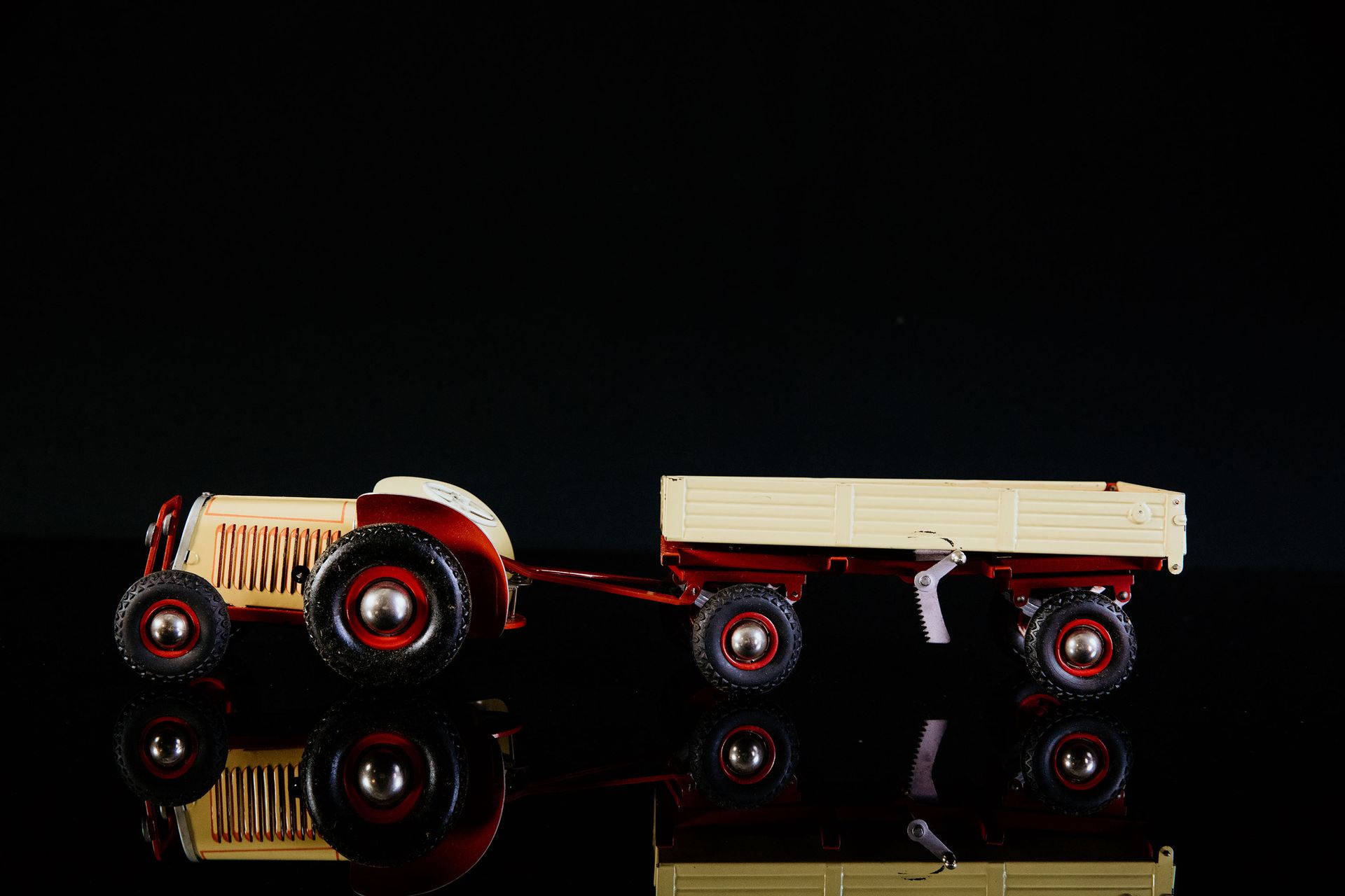 Gescha Traktor mit Hänger 382 | Jouets Anciens Condition (0) - Tin toy, clockwor&hellip;