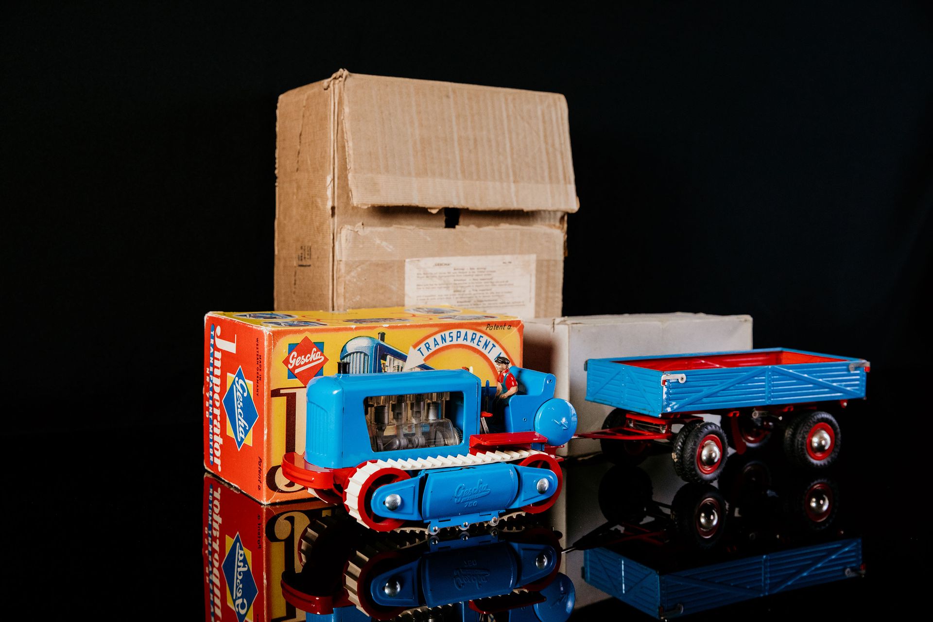 Gescha Raupe mit Hänger 750 | Jouets Anciens 状态 (0) - 锡制玩具，电池驱动，功能测试，蓝色/红色，50年代，&hellip;