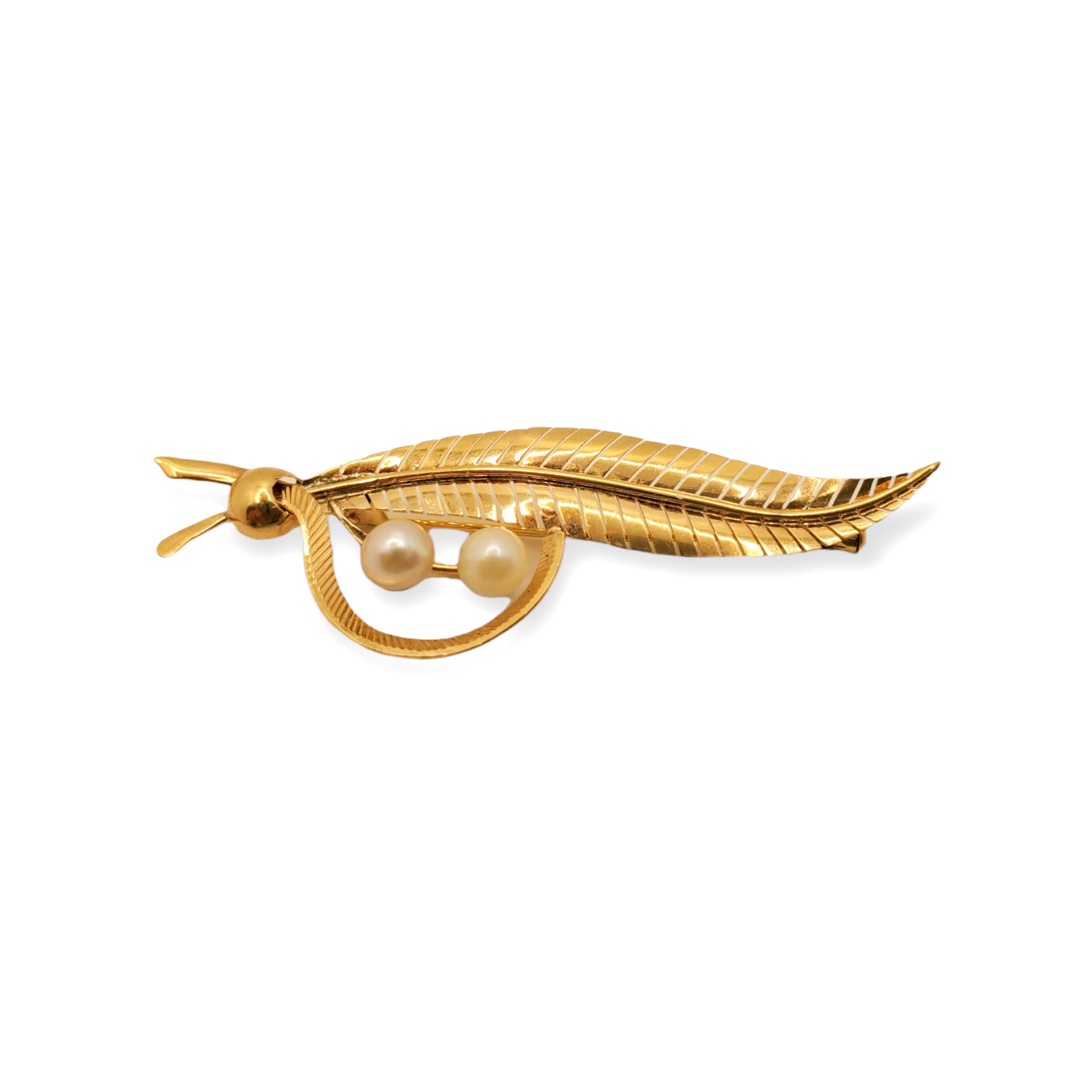 Broche en forma de hoja con perlas Broche en oro de 18k con forma de hoja calada&hellip;