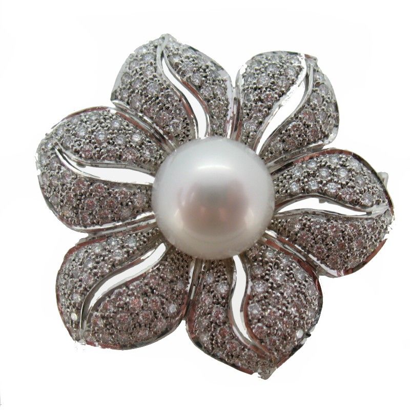 Gran broche con perla Gran brooch in 18k white gold with Australian pearl and se&hellip;