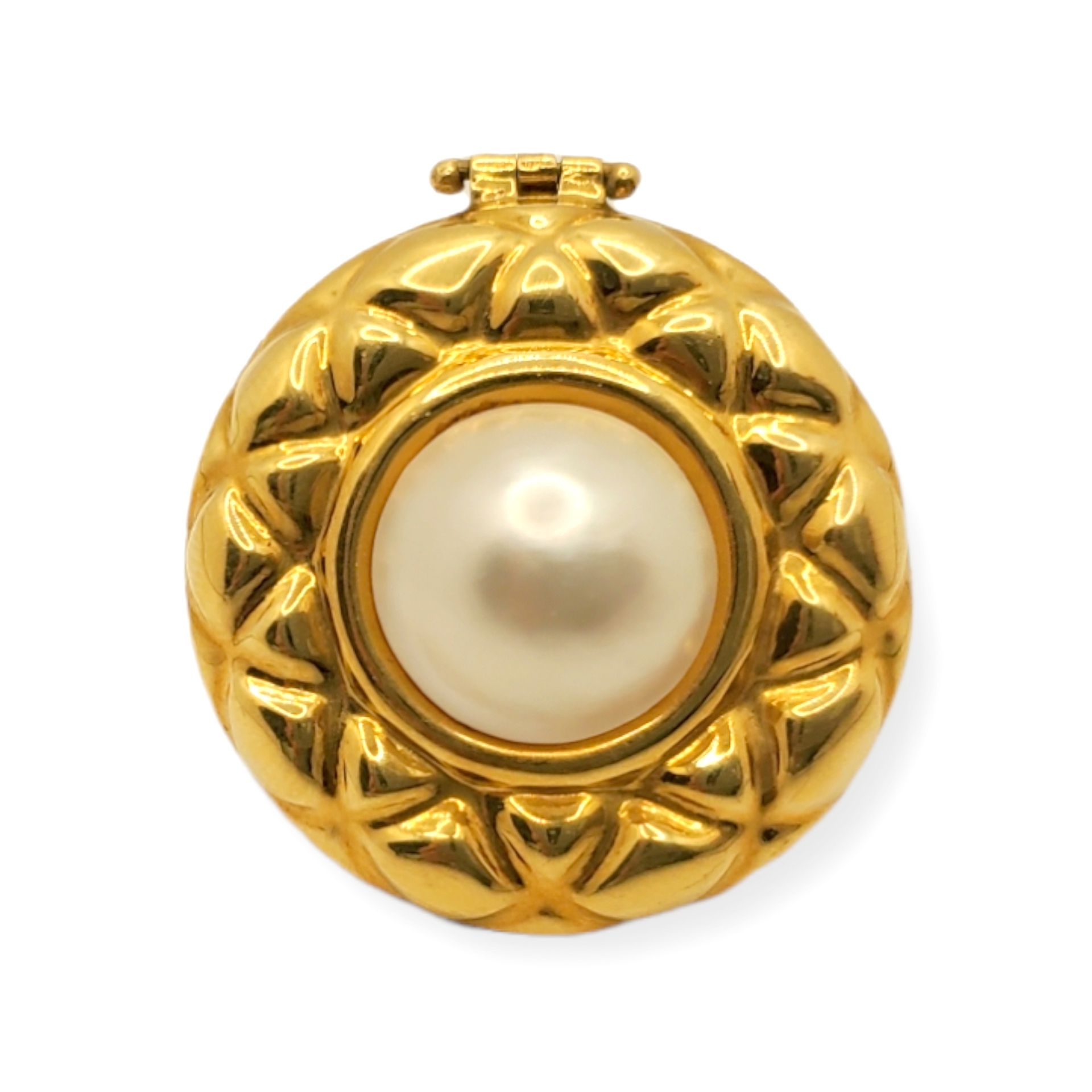 Gran colgante con perla Colgante de gran tamaño en oro de 18k con perla cultivad&hellip;