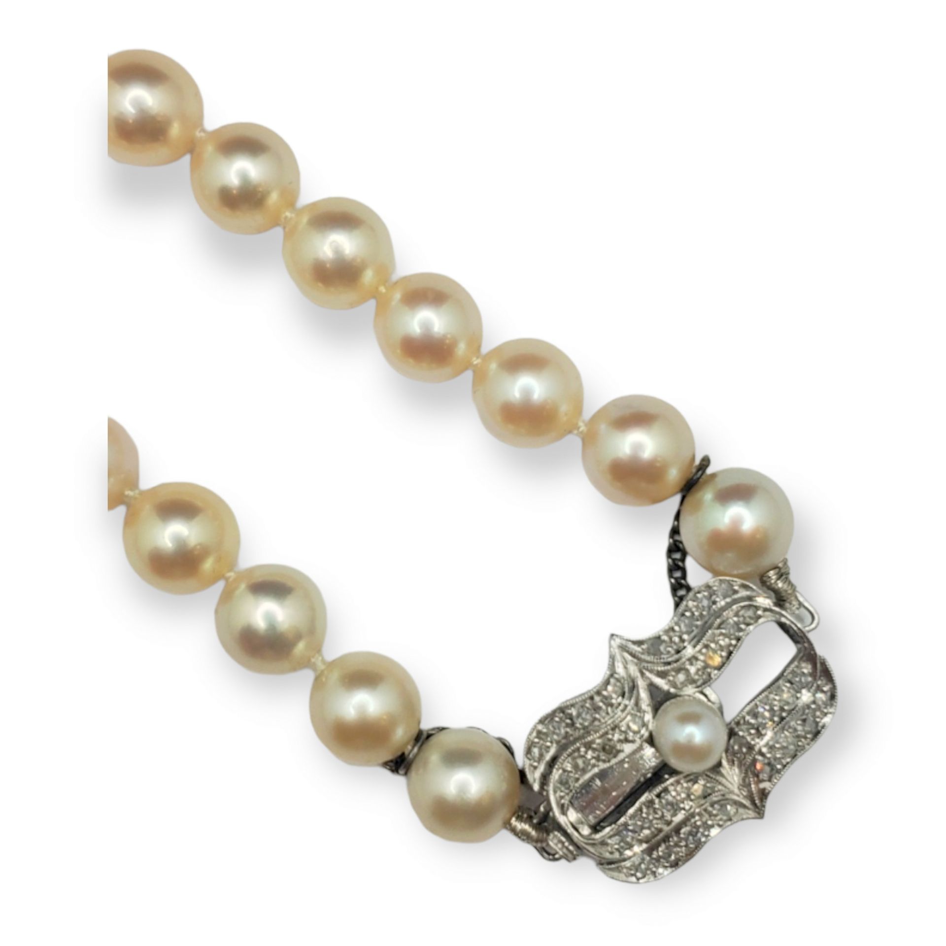 Collar de perlas cultivadas con cierre de diamantes Collare di perle di agua dul&hellip;