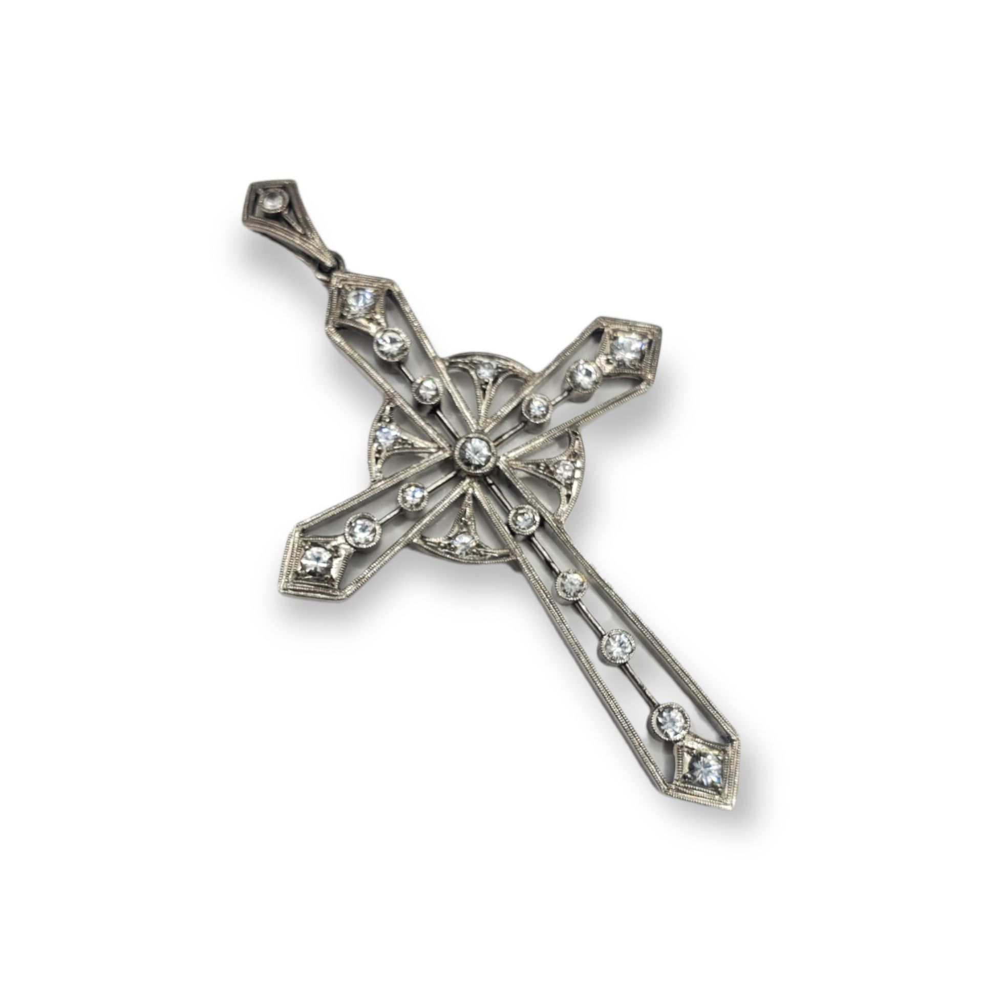 Cruz de diamantes Croce di diamanti in oro 18k con diamanti taglio brillante e 8&hellip;