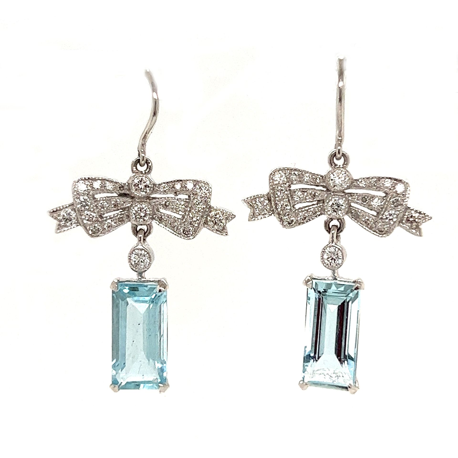 18k Diamond Bow Aqua Earrings 18K白金重量4.9克 钻石约0.40克拉 蝴蝶结水彩耳环尺寸1.32 "x0.79"