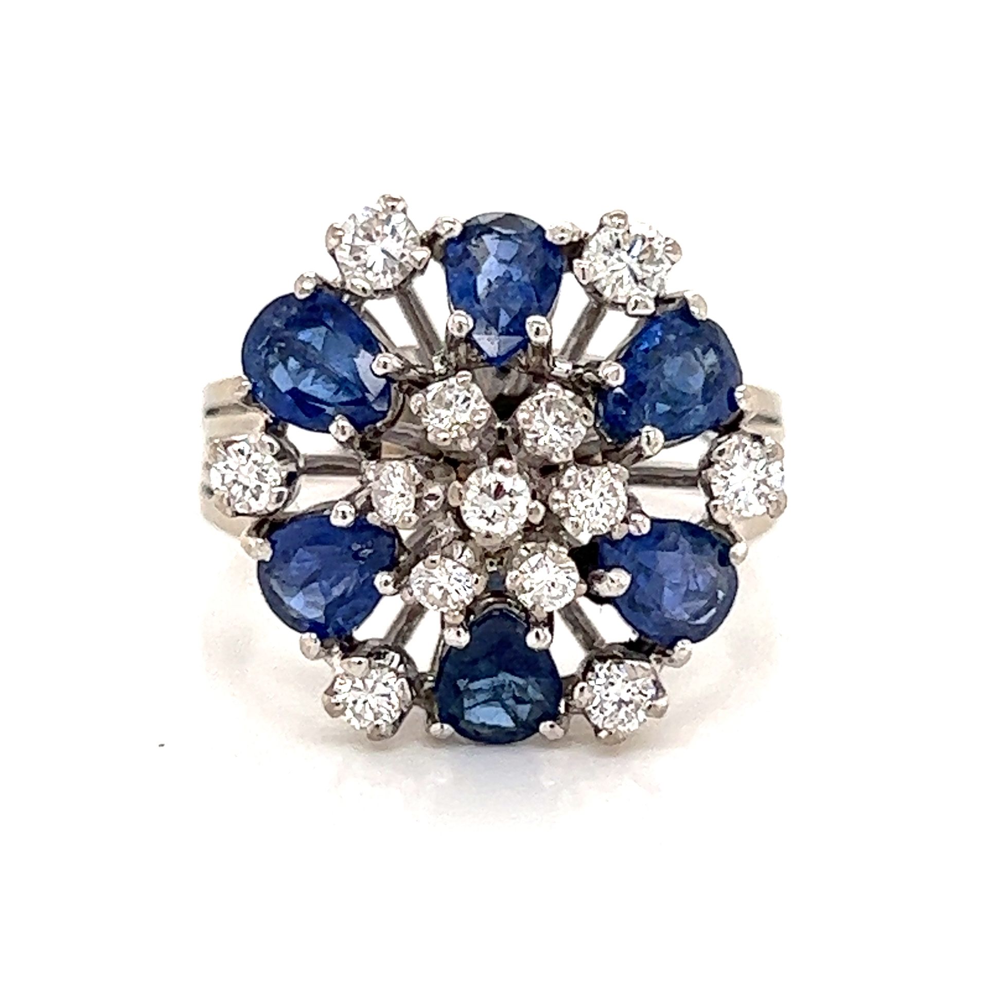 18k Diamond Sapphire Ring 18K白金 重量7.3克 钻石约0.60克拉 蓝宝石约1.5克拉 戒指尺寸8 尺寸0.66 "x0.80"