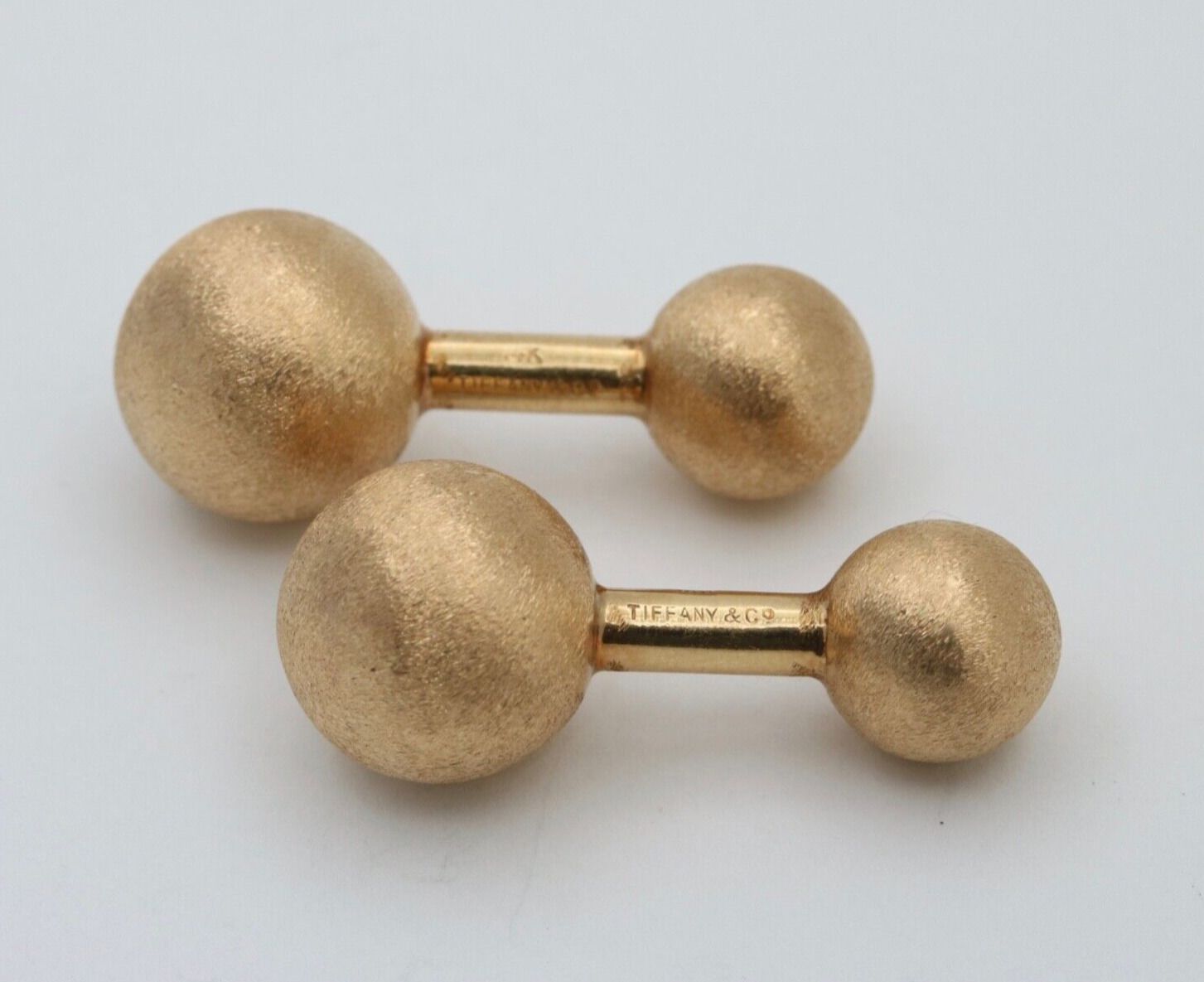 Vintage Tiffany & Co 14K Gold Ball Cufflinks Coppia di gemelli a sfera vintage d&hellip;