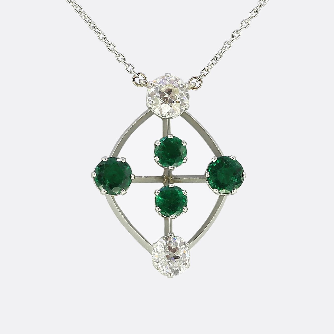 Edwardian Emerald and Diamond Necklace Collier d'émeraudes et de diamants de sty&hellip;