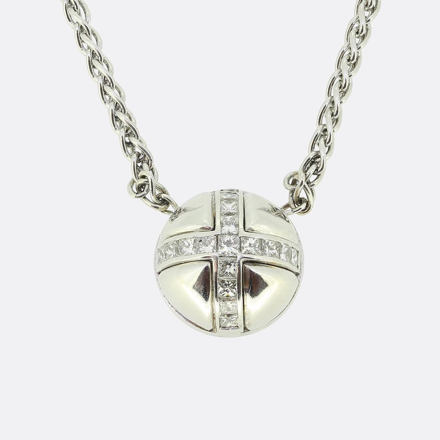 Garrard Diamond Pendant Necklace Collier à pendentifs en diamant Garrard Poids :&hellip;
