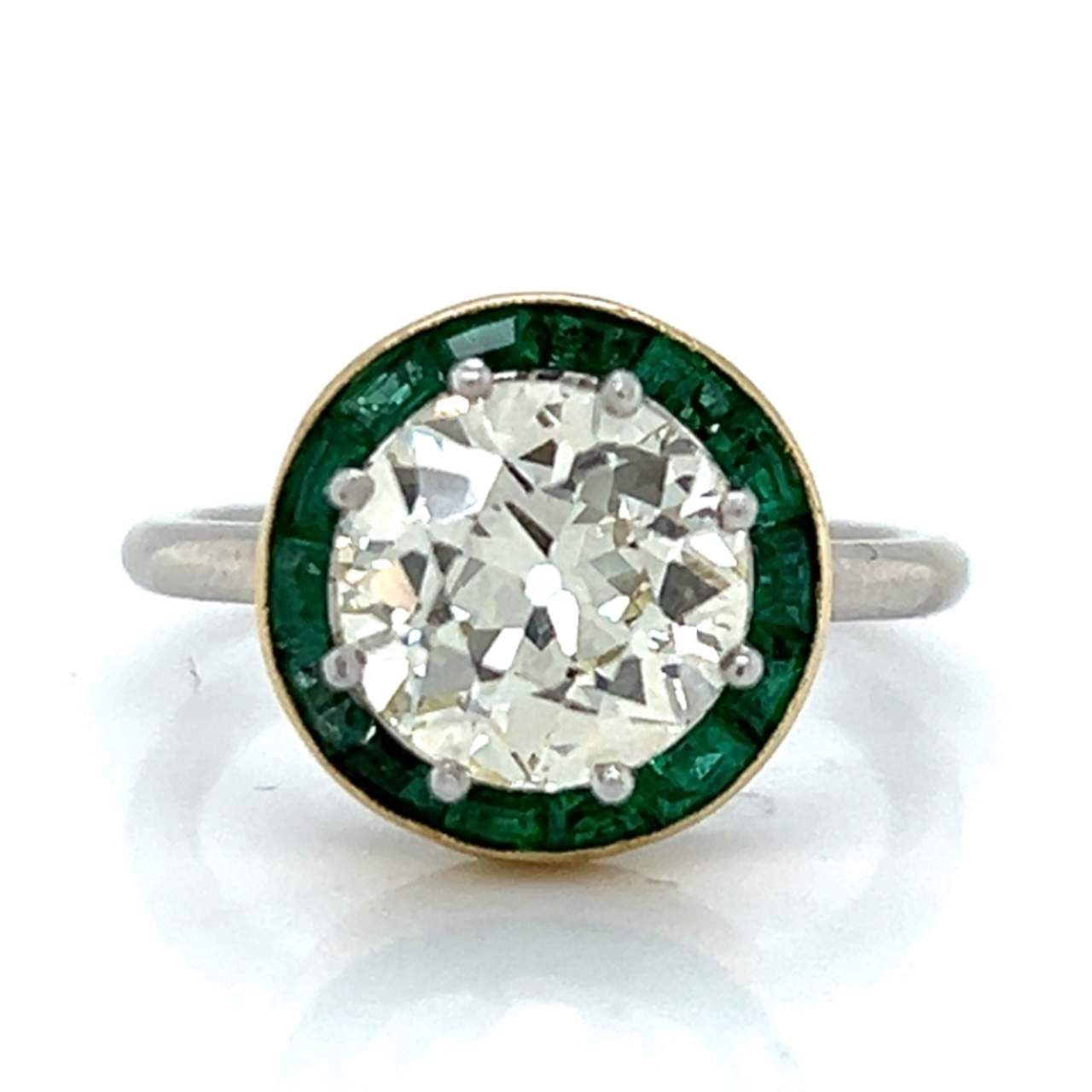 Art Deco Platinum 2.80 Ct. Diamond & Emerald Ring Bague Art Déco en platine 2.80&hellip;