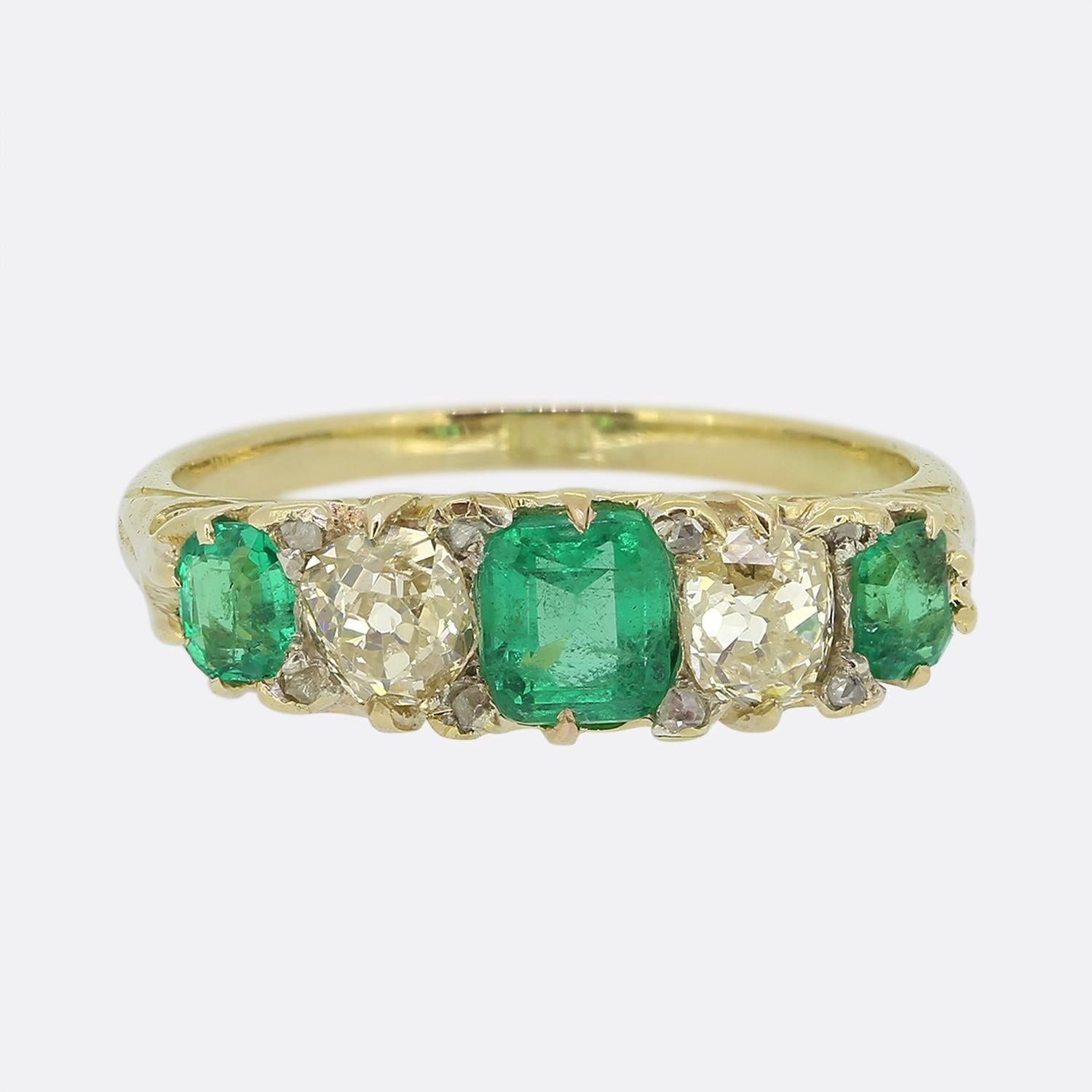 Edwardian Emerald and Diamond Five Stone Ring Bague édouardienne à cinq pierres,&hellip;