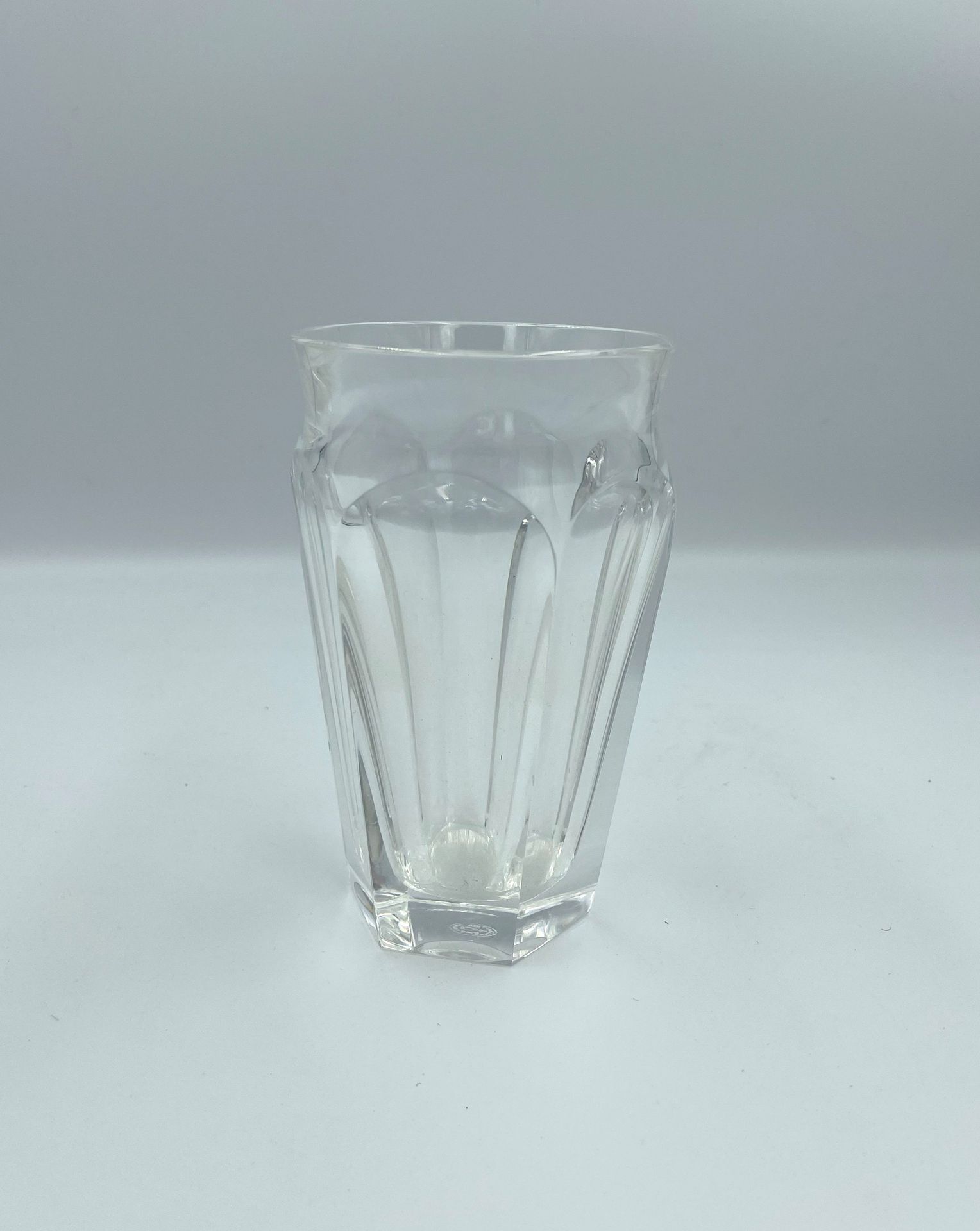 Null BACCARAT :

Grand verre gobelet à orangeade en cristal modèle Harcourt