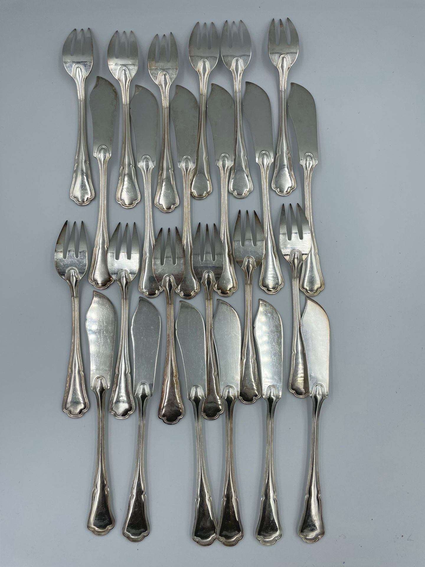 Null 24件镀银鱼餐具，鱼片和轮廓线模型