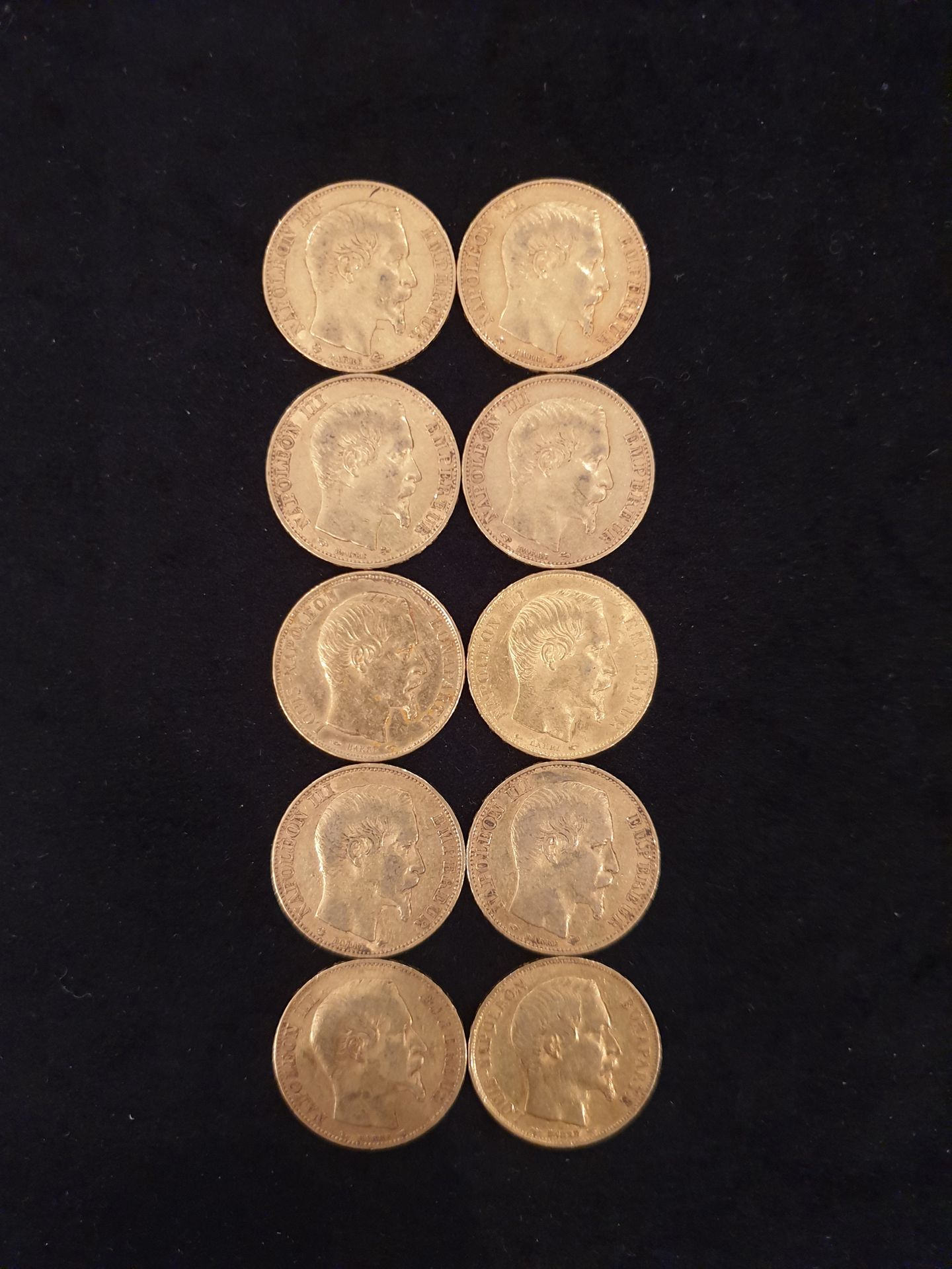 Null Zehn 20-Franc-Goldmünzen (900 ) Napoleon III mit nacktem Kopf.
2 von 1852 -&hellip;