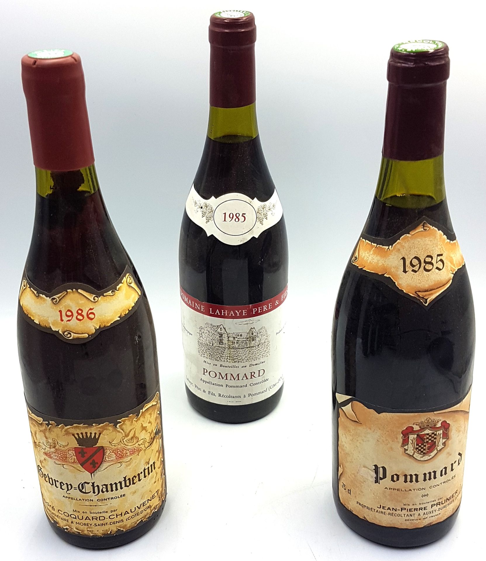 Null 一套六瓶勃艮第葡萄酒，包括 ： 
-1986年圣乔治葡萄酒
热夫雷-香贝丹，安德烈-高卡-绍维内，1986 年
-桑特奈，Grand Clos Rou&hellip;