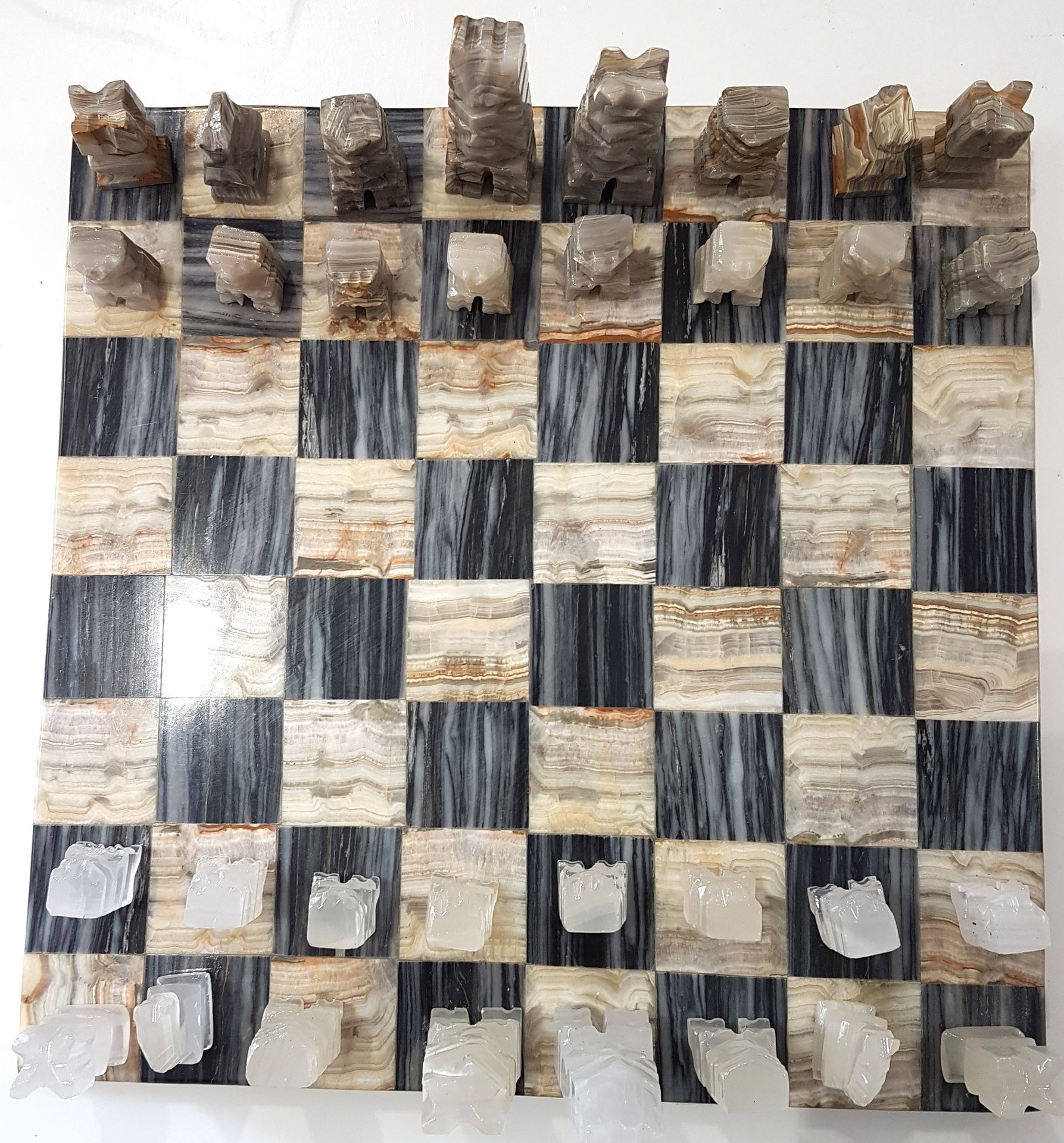 Null Schachspiel aus harten Steinen
Spielbrett: 27 x 27 cm
