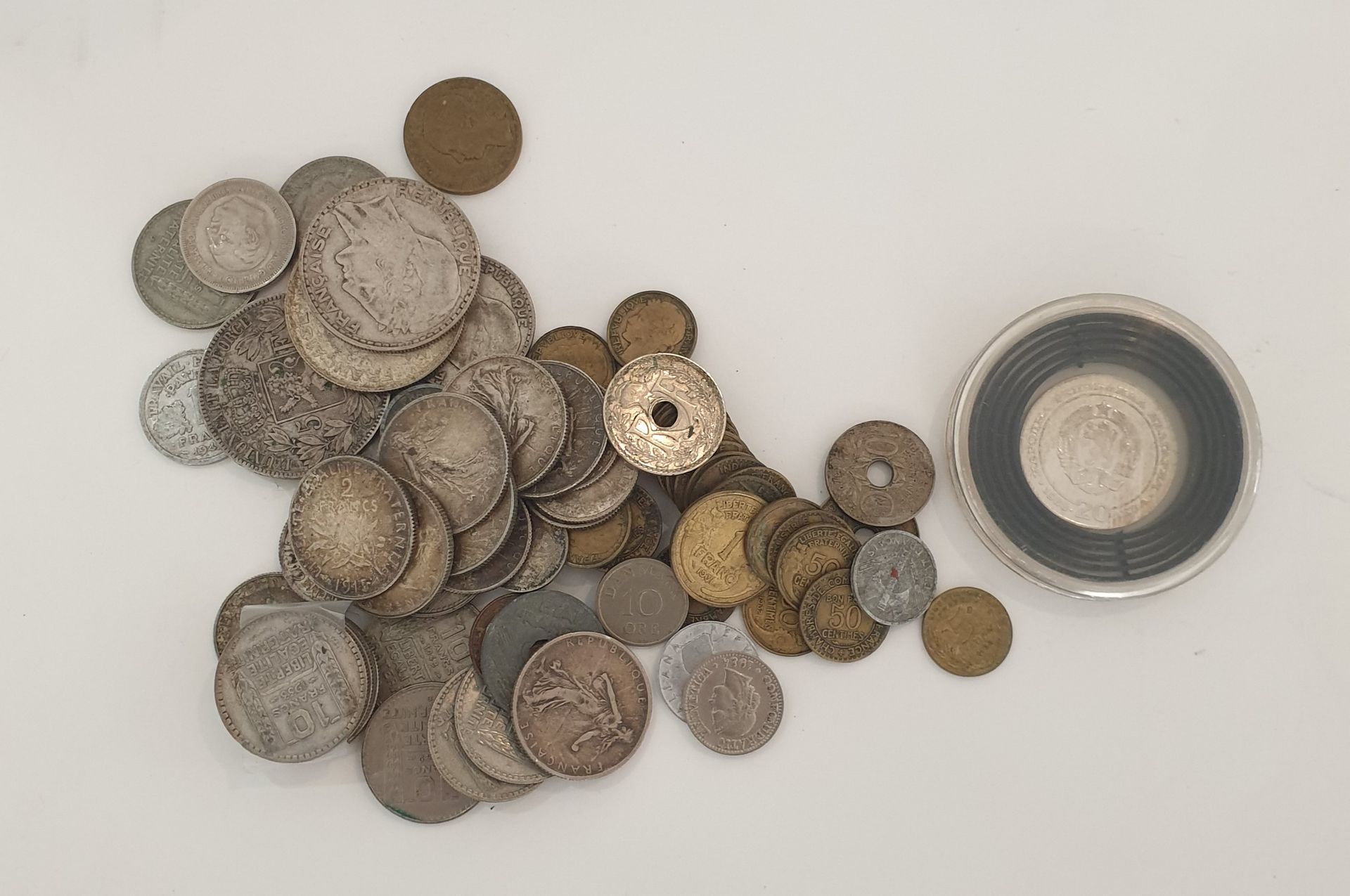 Null Petit ensemble de pièces de monnaie du XXe siècle dont quatorze pièces de 1&hellip;