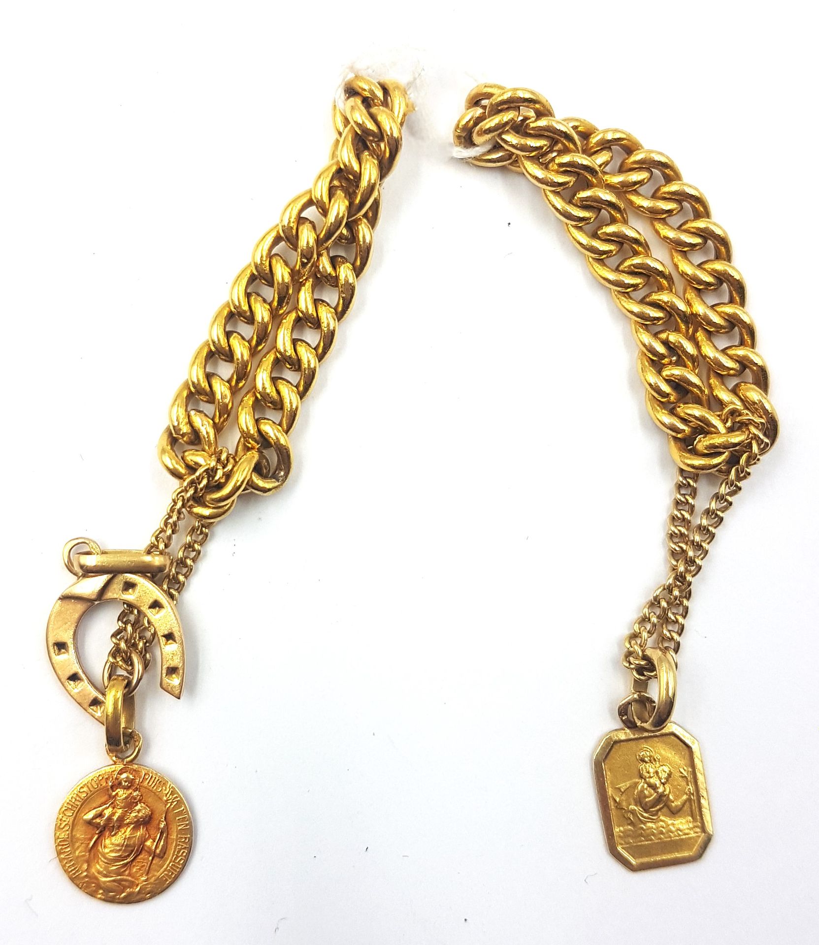 Null Deux chaines de doigt maille gourmette en métal doré ornées de deux médaill&hellip;