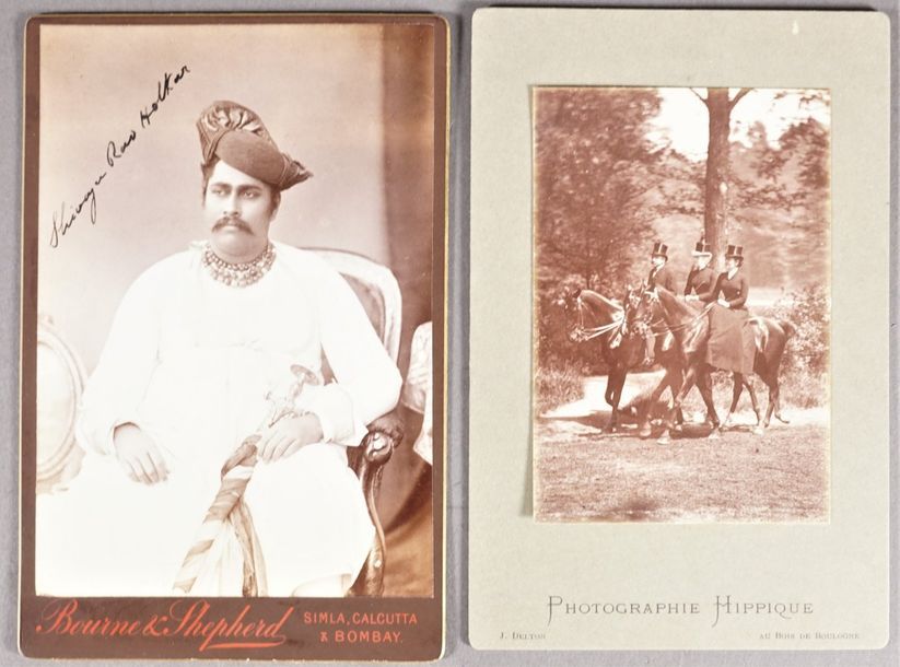 Null Lot de 10 photos dont équitation, Inde Maharaja , Trouville, portraits , Al&hellip;