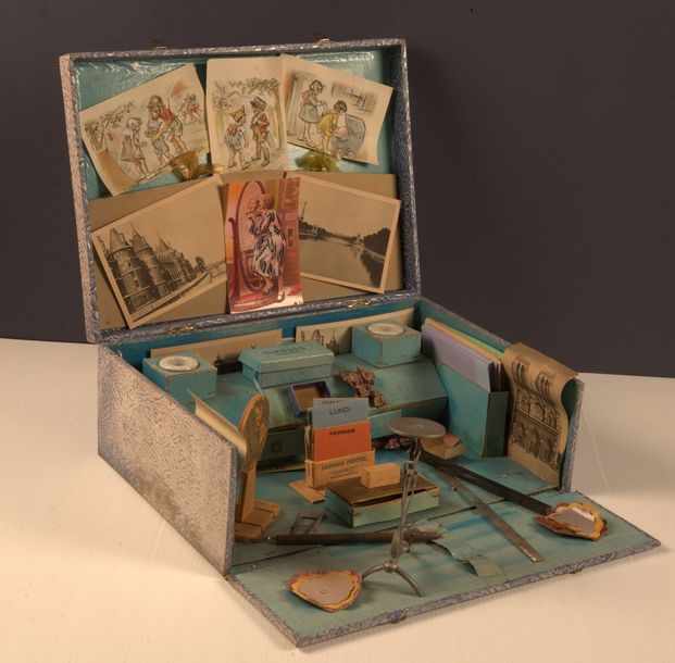 GERMAINE BOURET Mon Bureau, boîte de jeu de type « Poste Enfantine » contenant t&hellip;